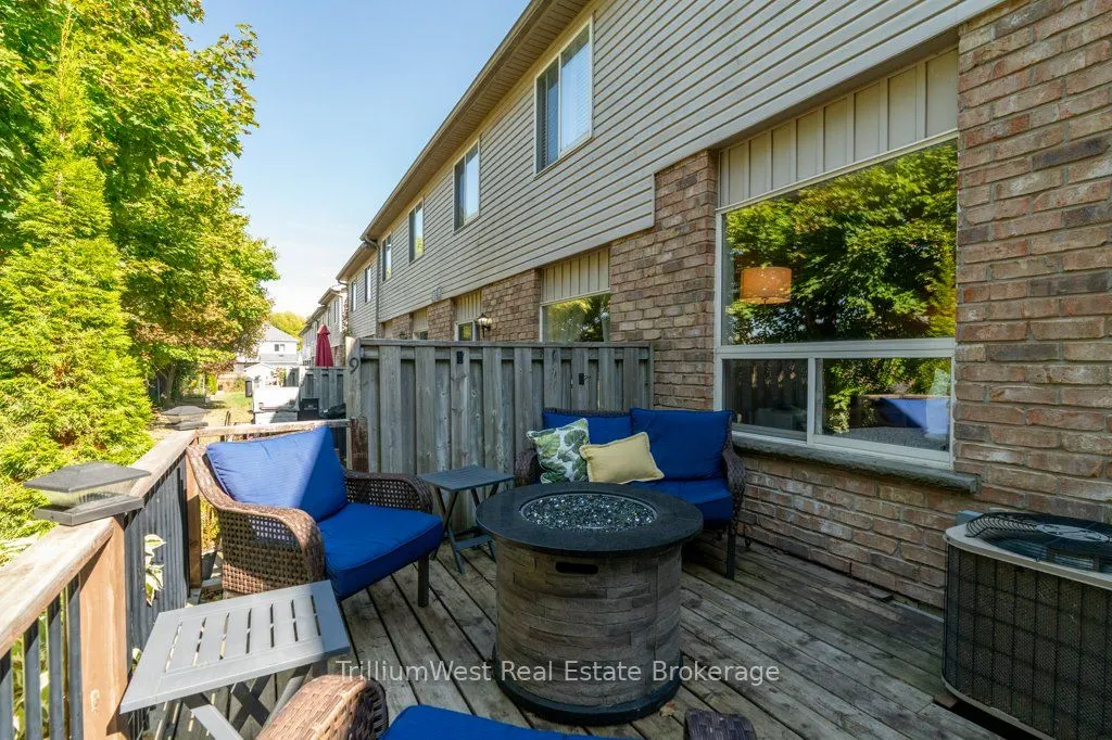 84 Westmeadow Drive, #9