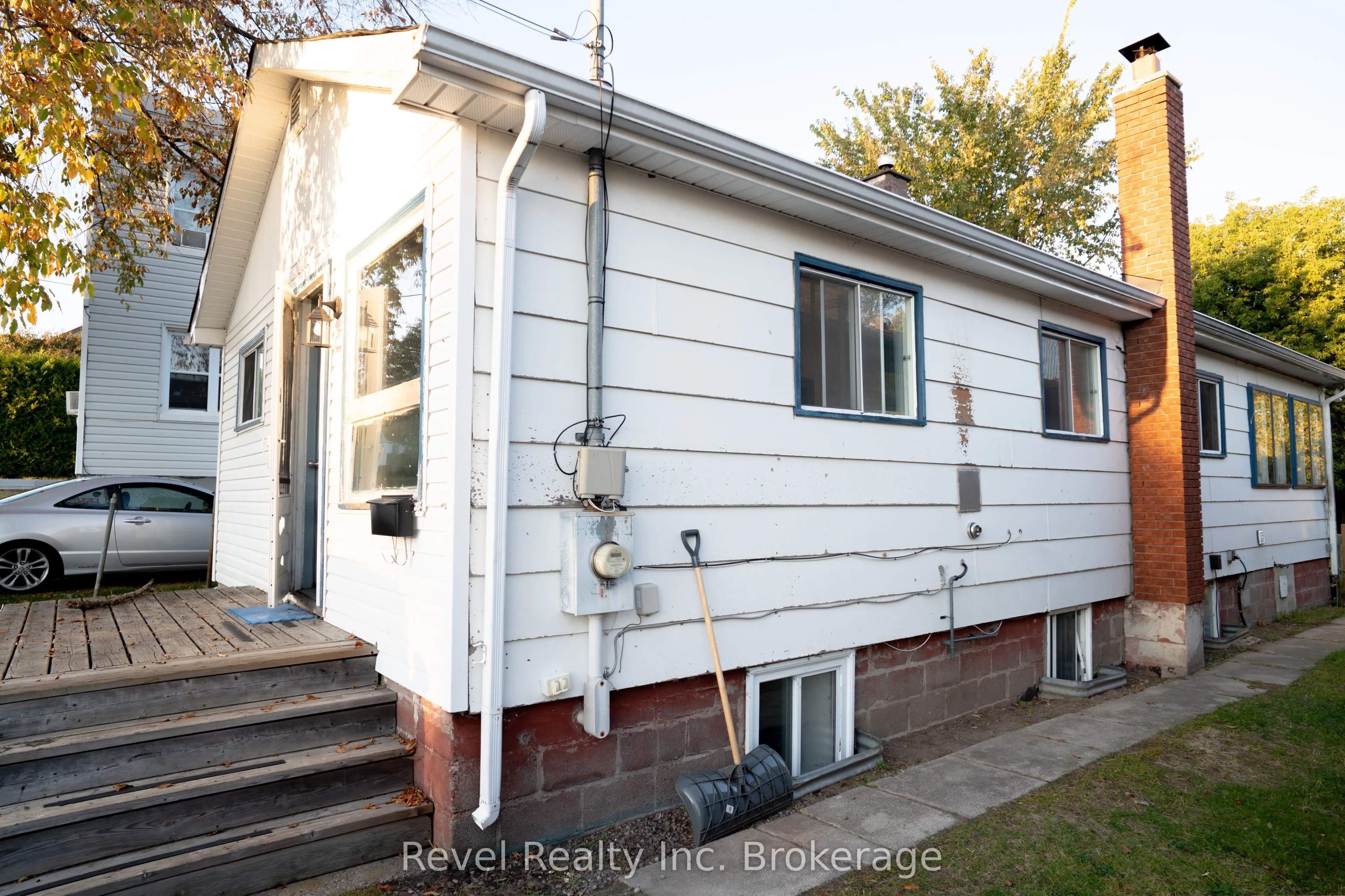 688 Douglas Street