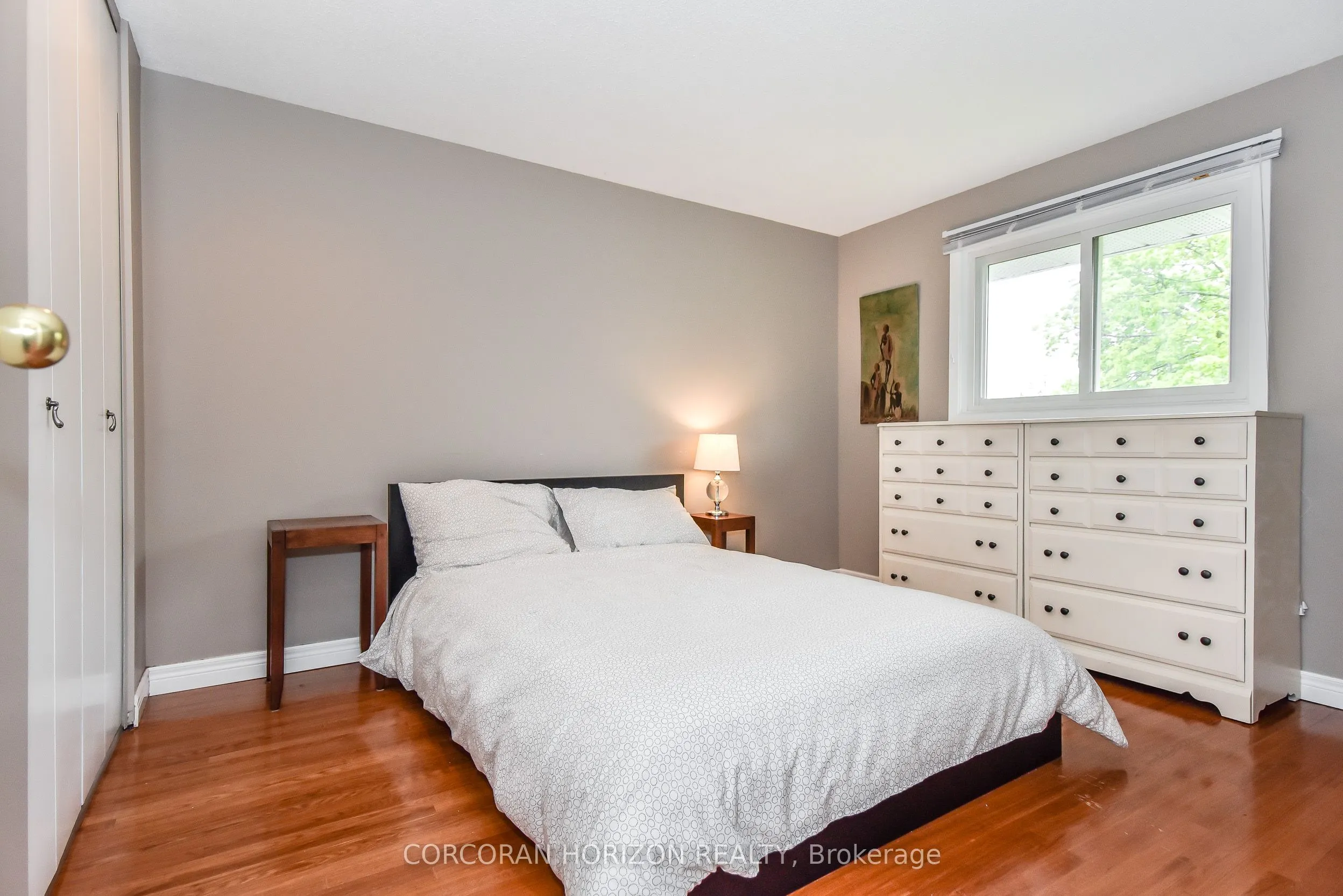 512 Elgin Street N
