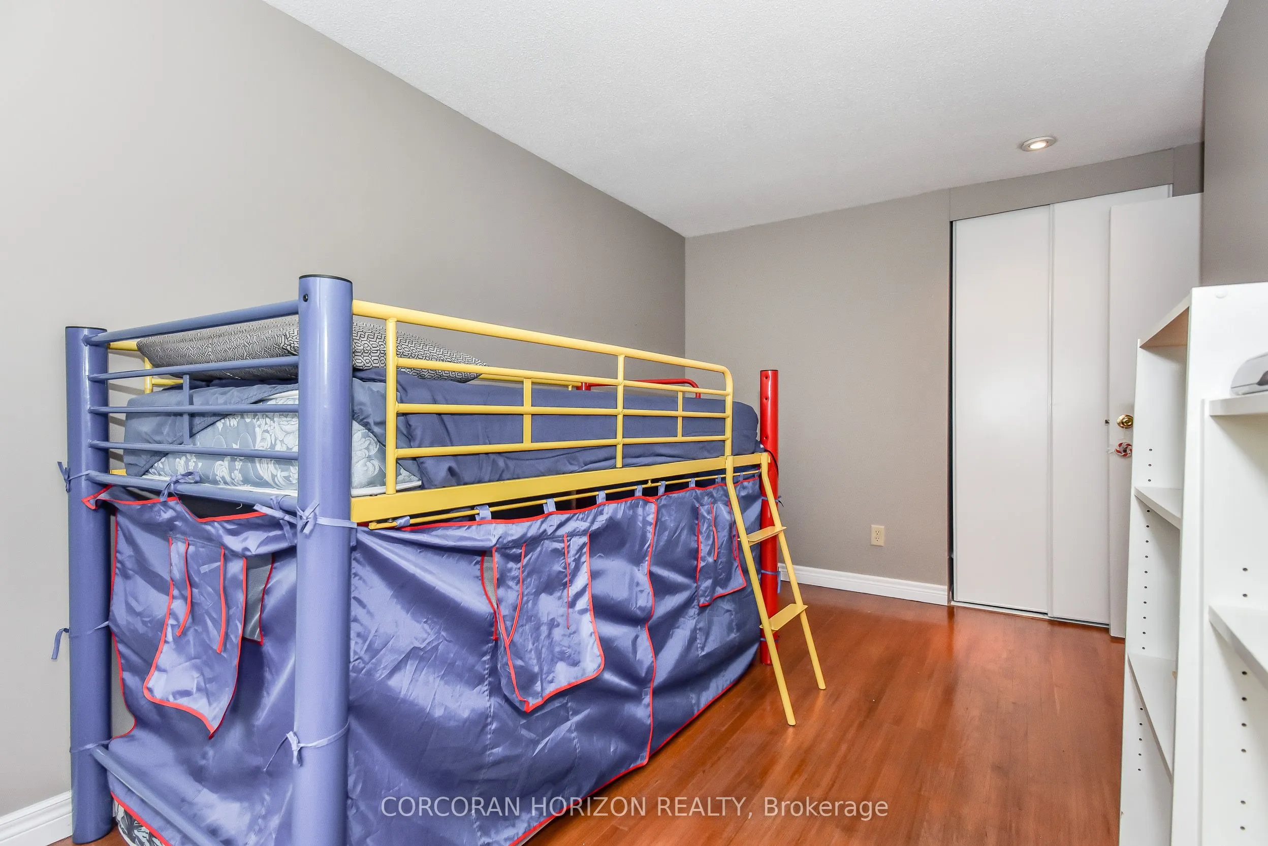 512 Elgin Street N
