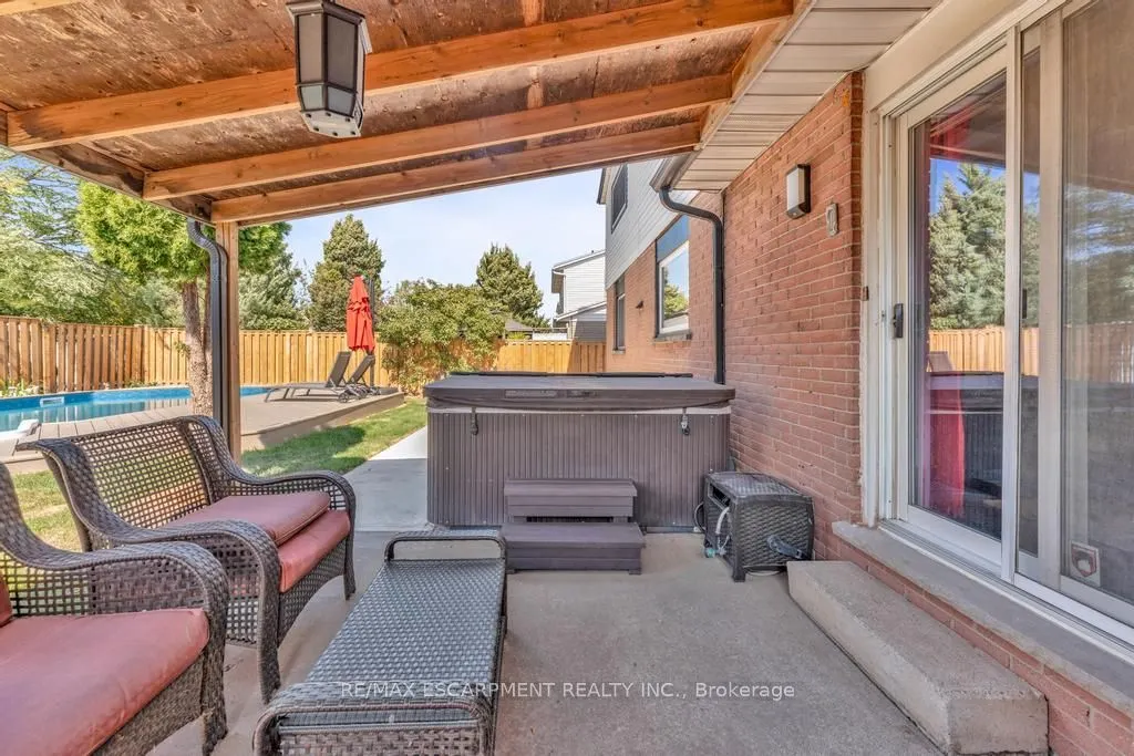 14 Greening Avenue