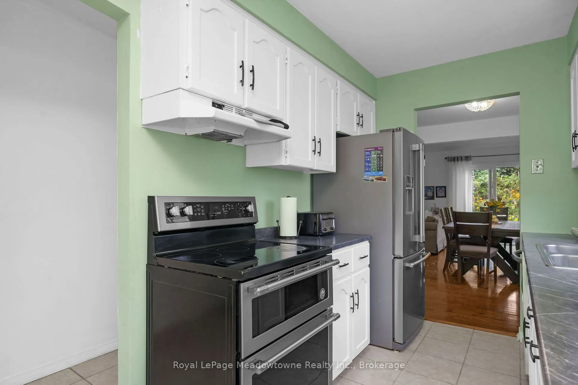 11 Valeriote Place