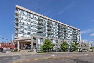 121 Queen Street, #709