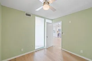 121 Queen Street, #709