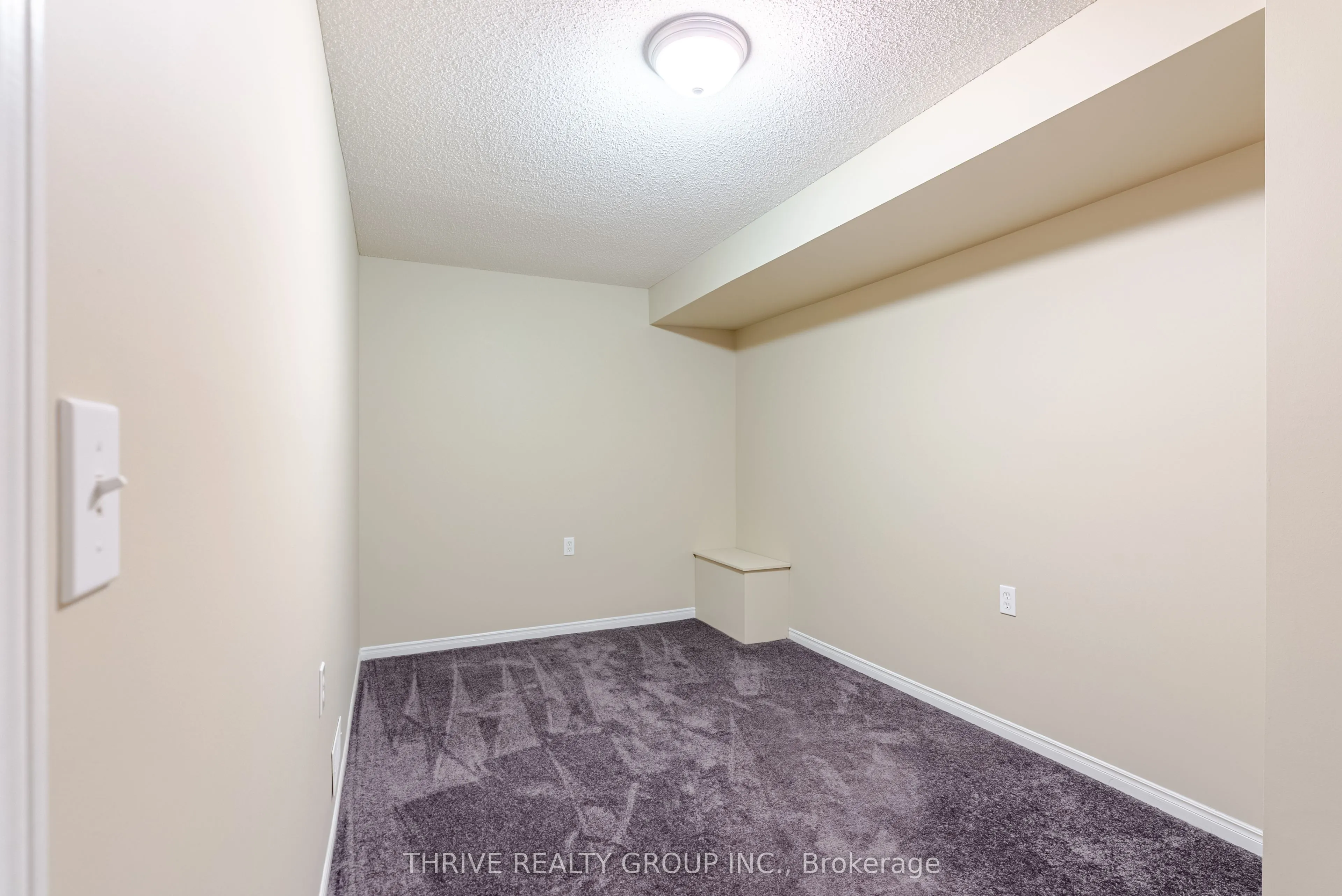 875 Thistledown Way, #15