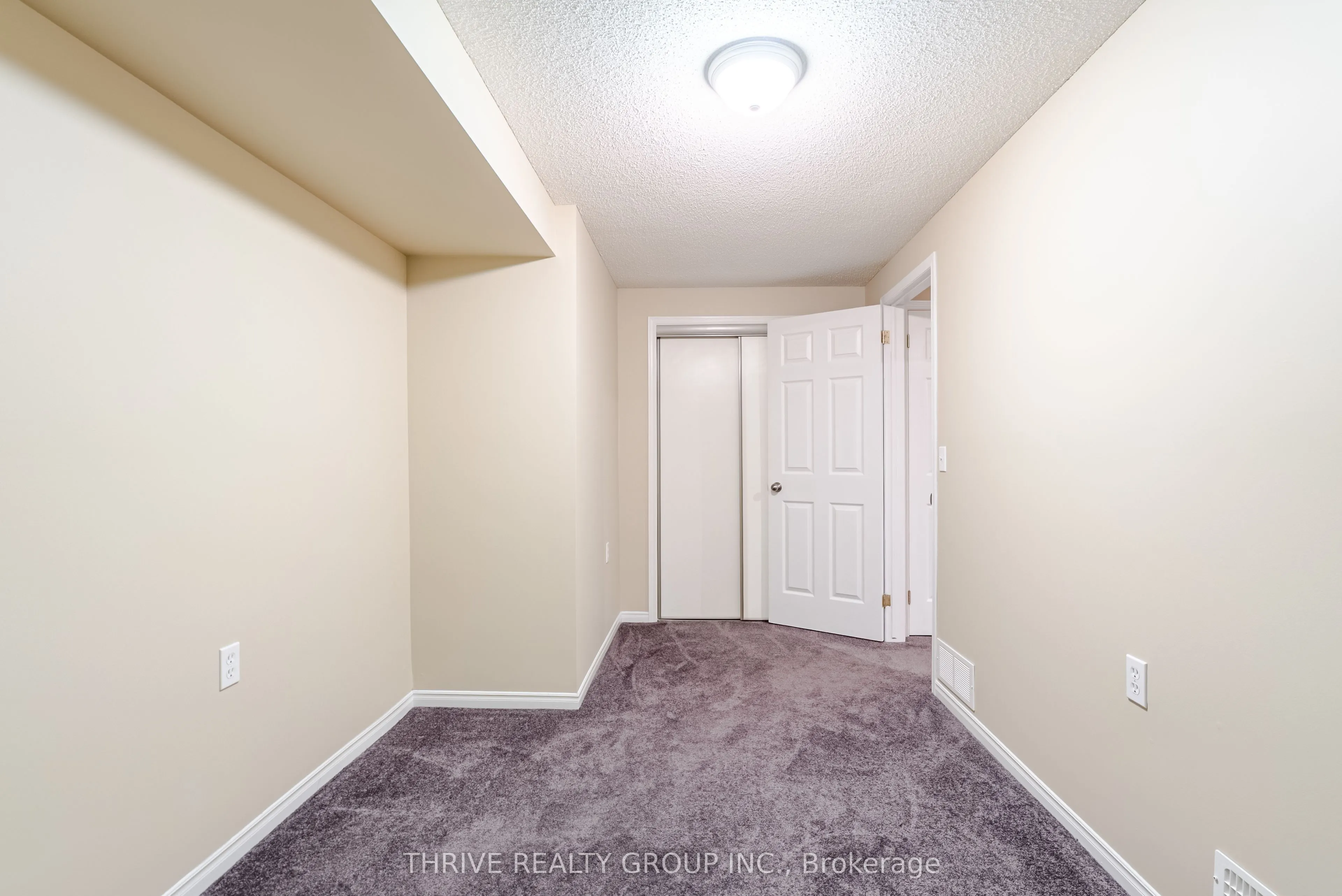875 Thistledown Way, #15