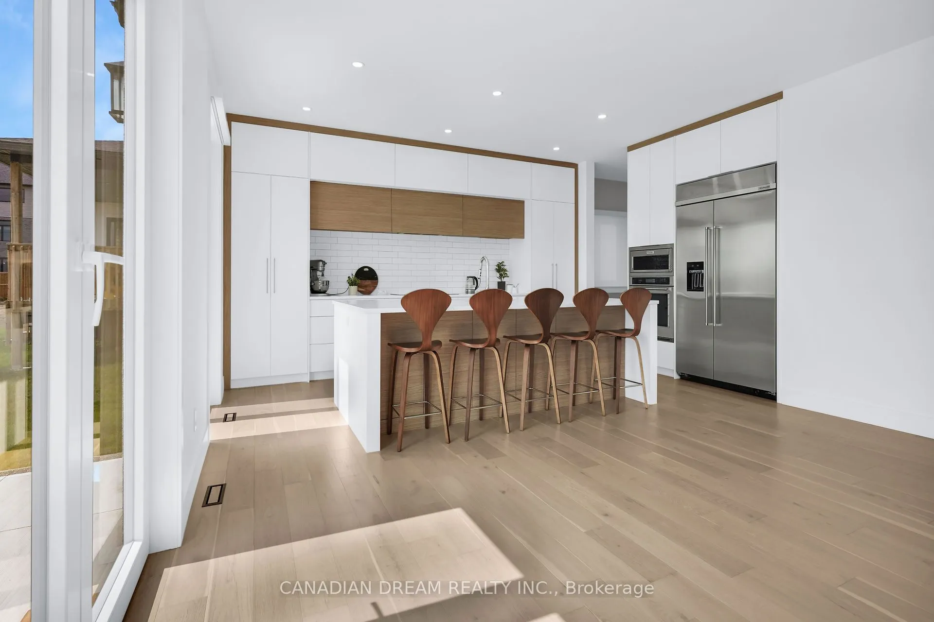 77 Crestview Drive