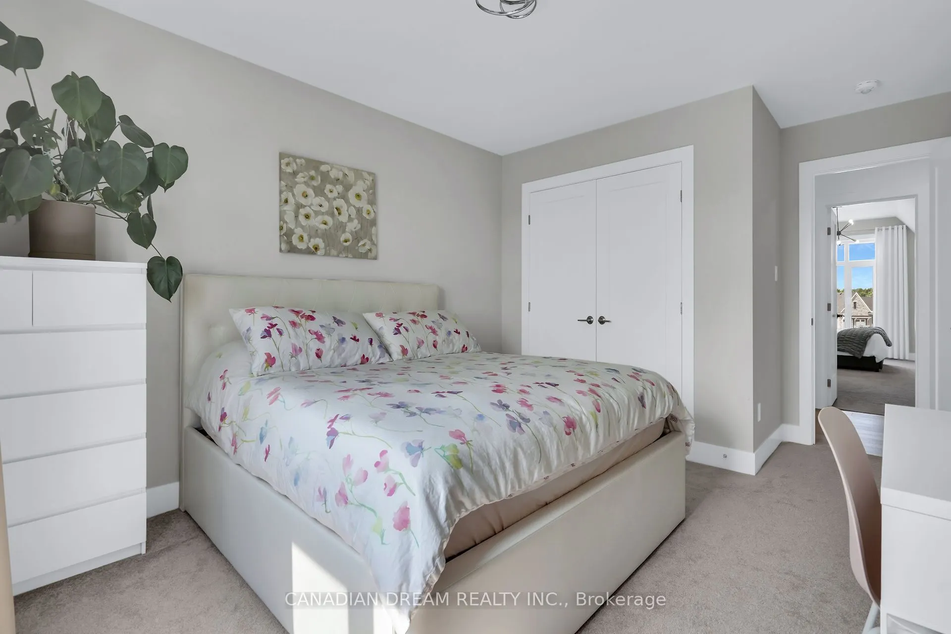 77 Crestview Drive