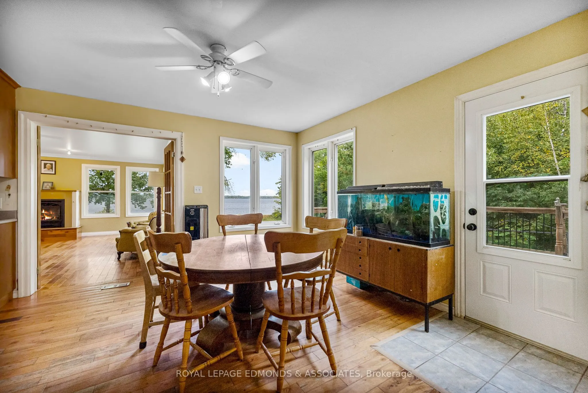 1095 MOUNTAINVIEW Drive