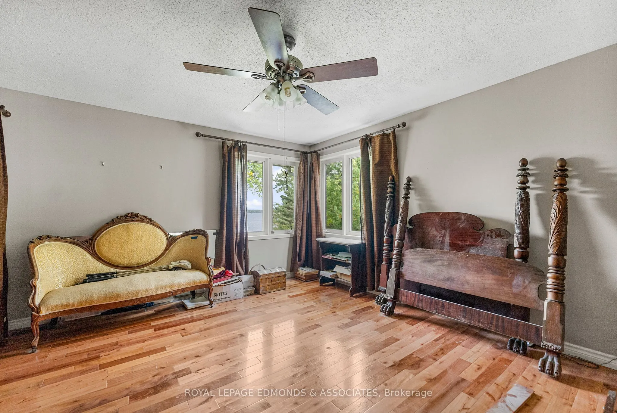 1095 MOUNTAINVIEW Drive