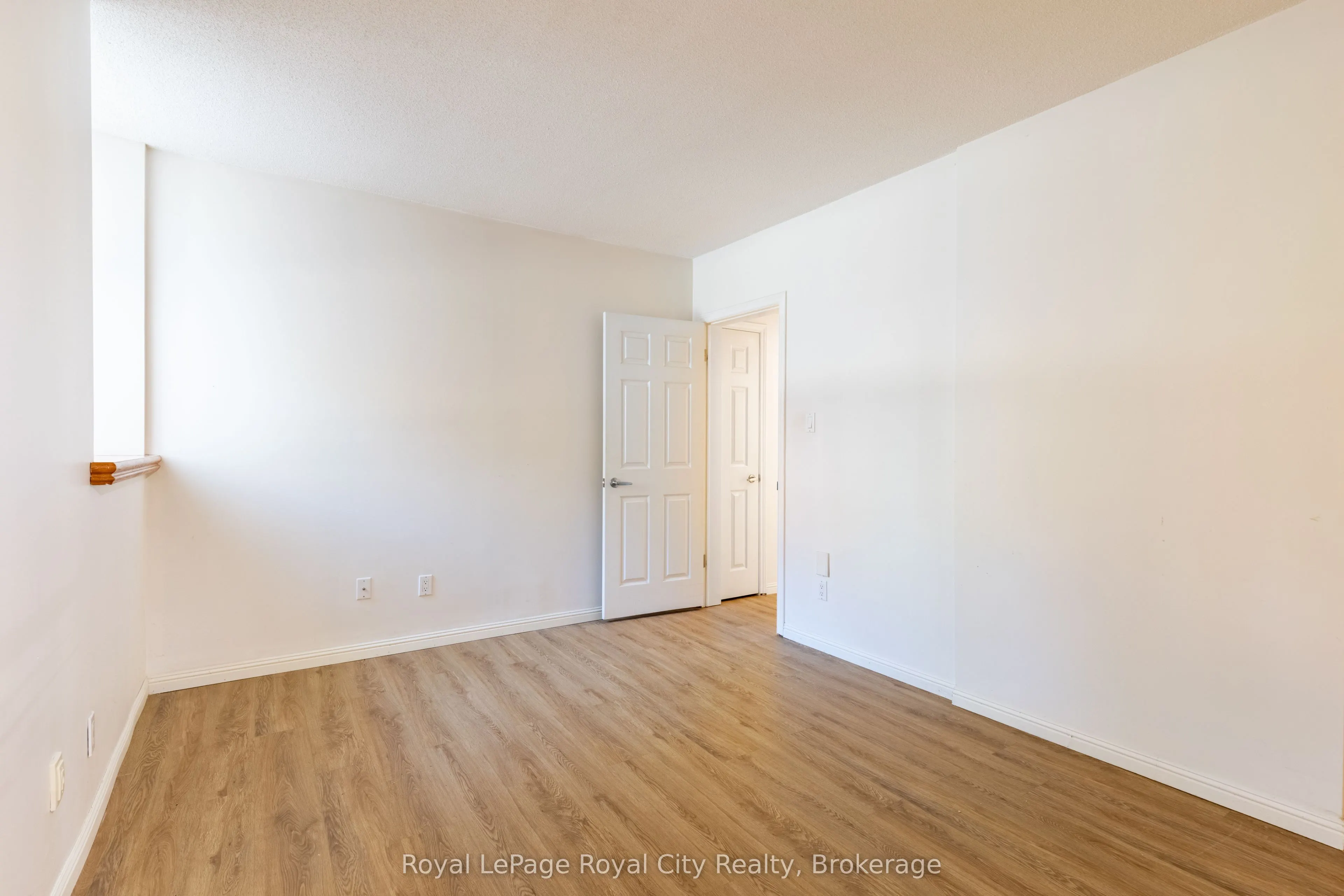 57 Suffolk Street W, #101