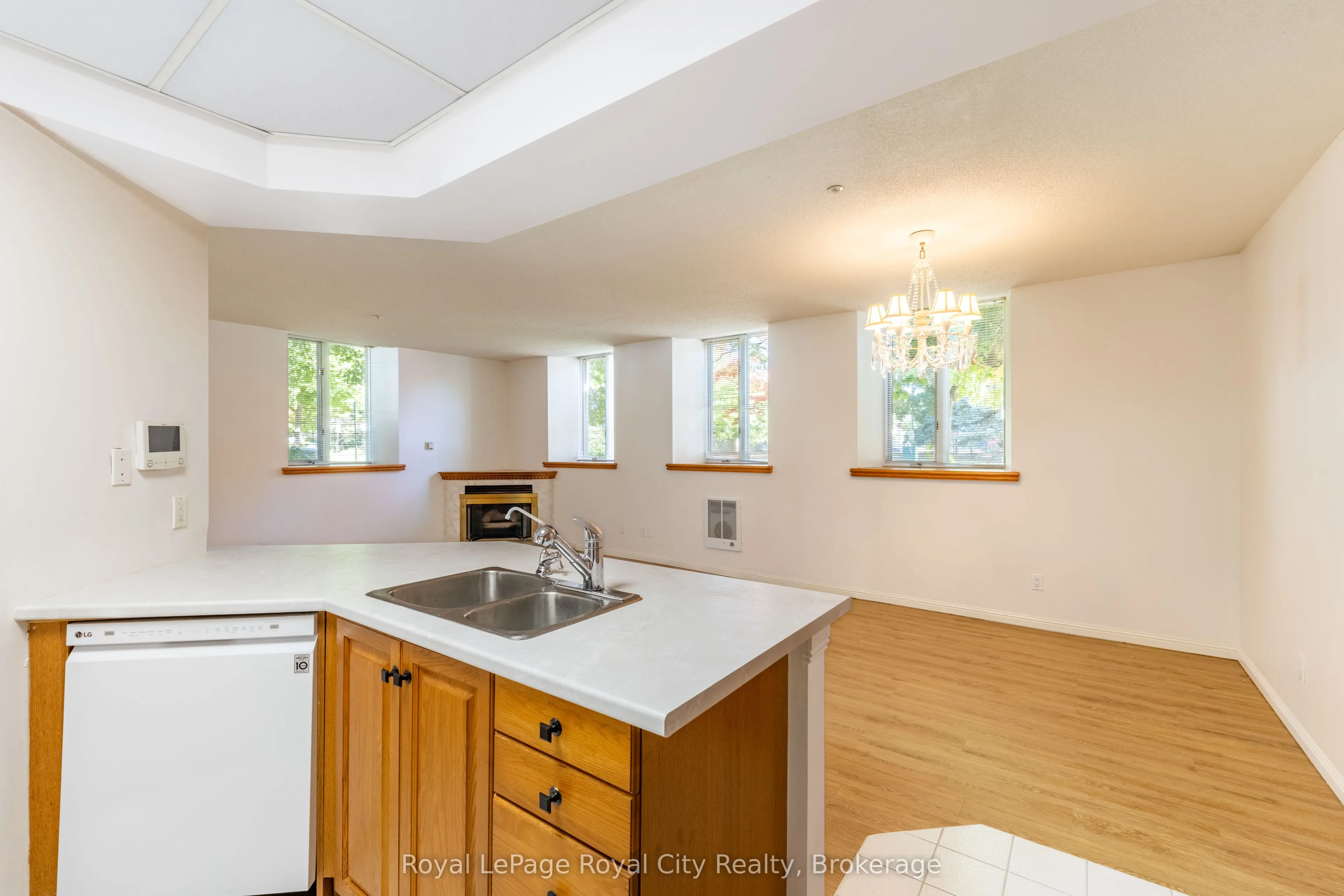 57 Suffolk Street W, #101