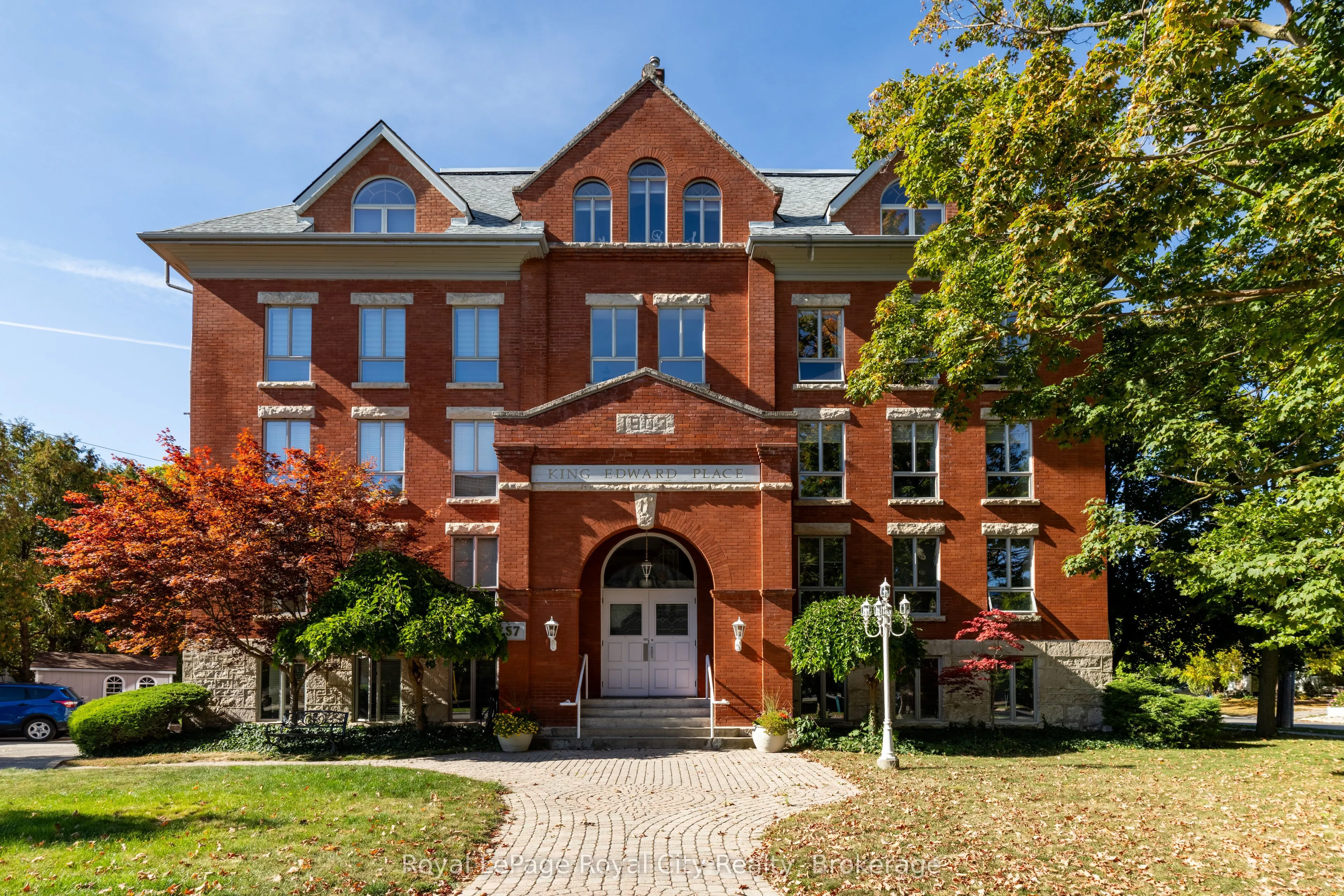 57 Suffolk Street W, #101