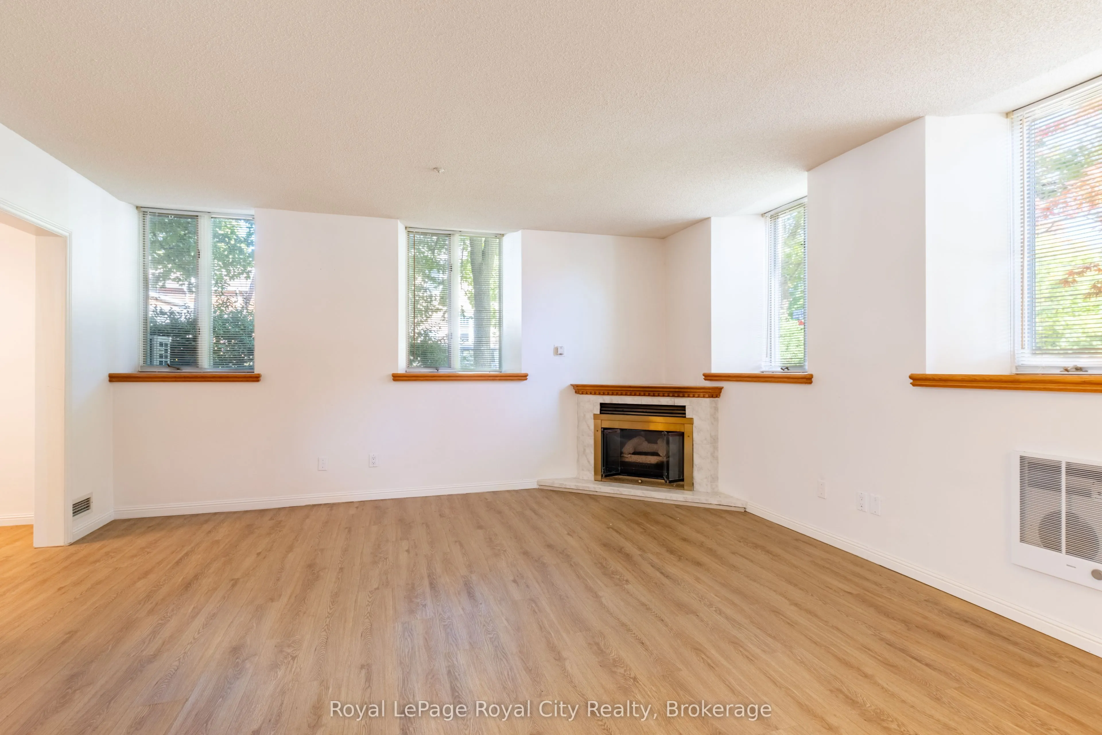 57 Suffolk Street W, #101