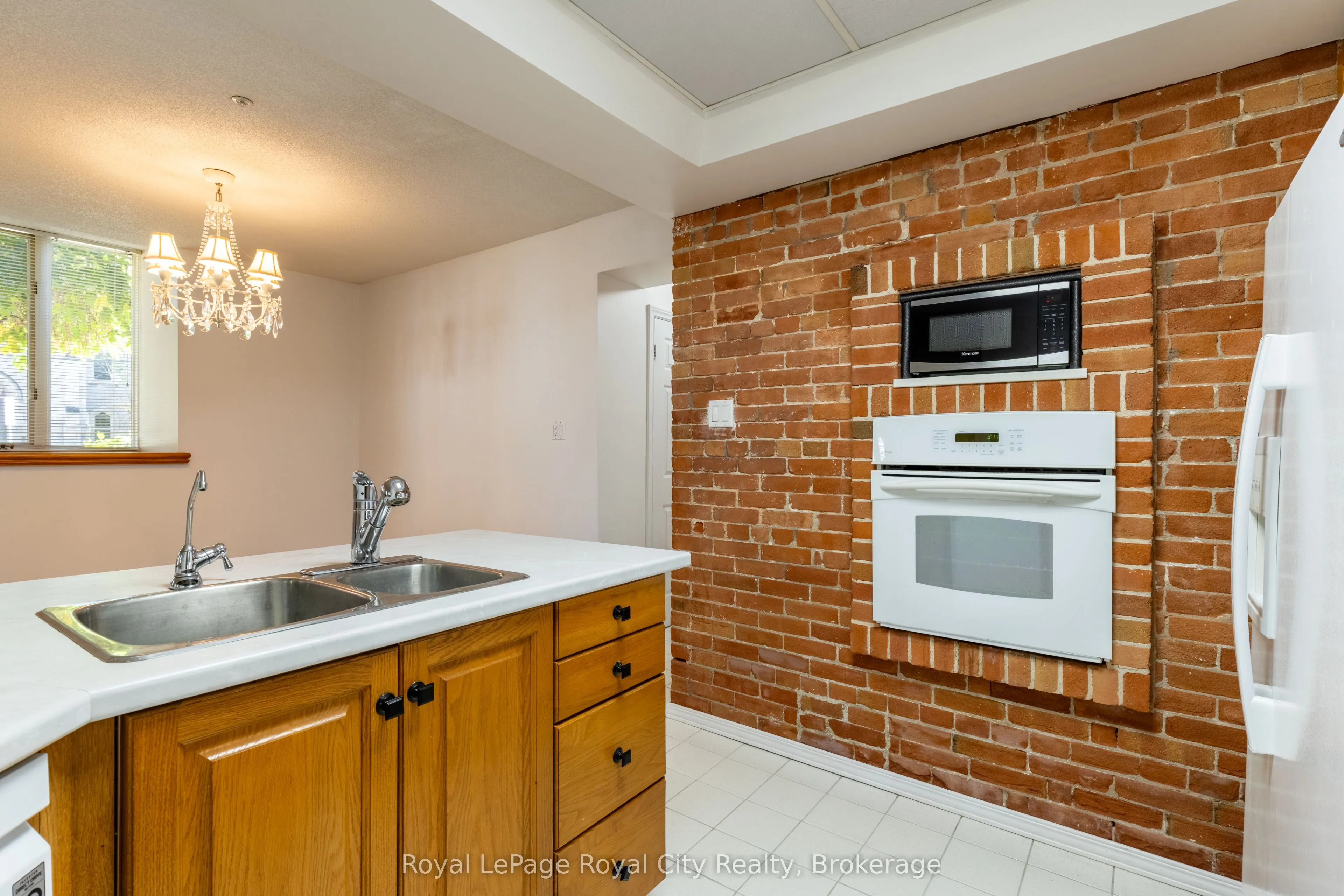 57 Suffolk Street W, #101
