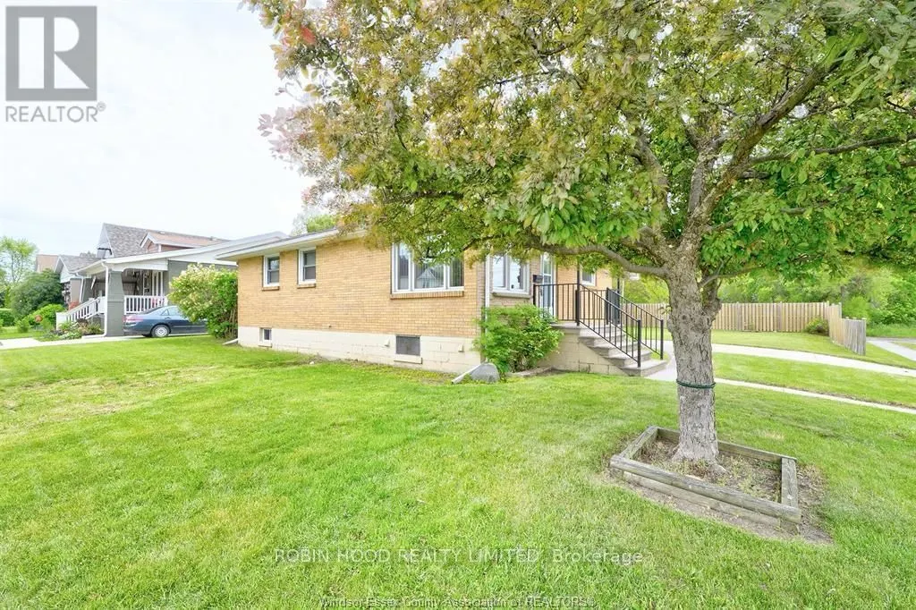 615 Giles Boulevard W, #Main floor