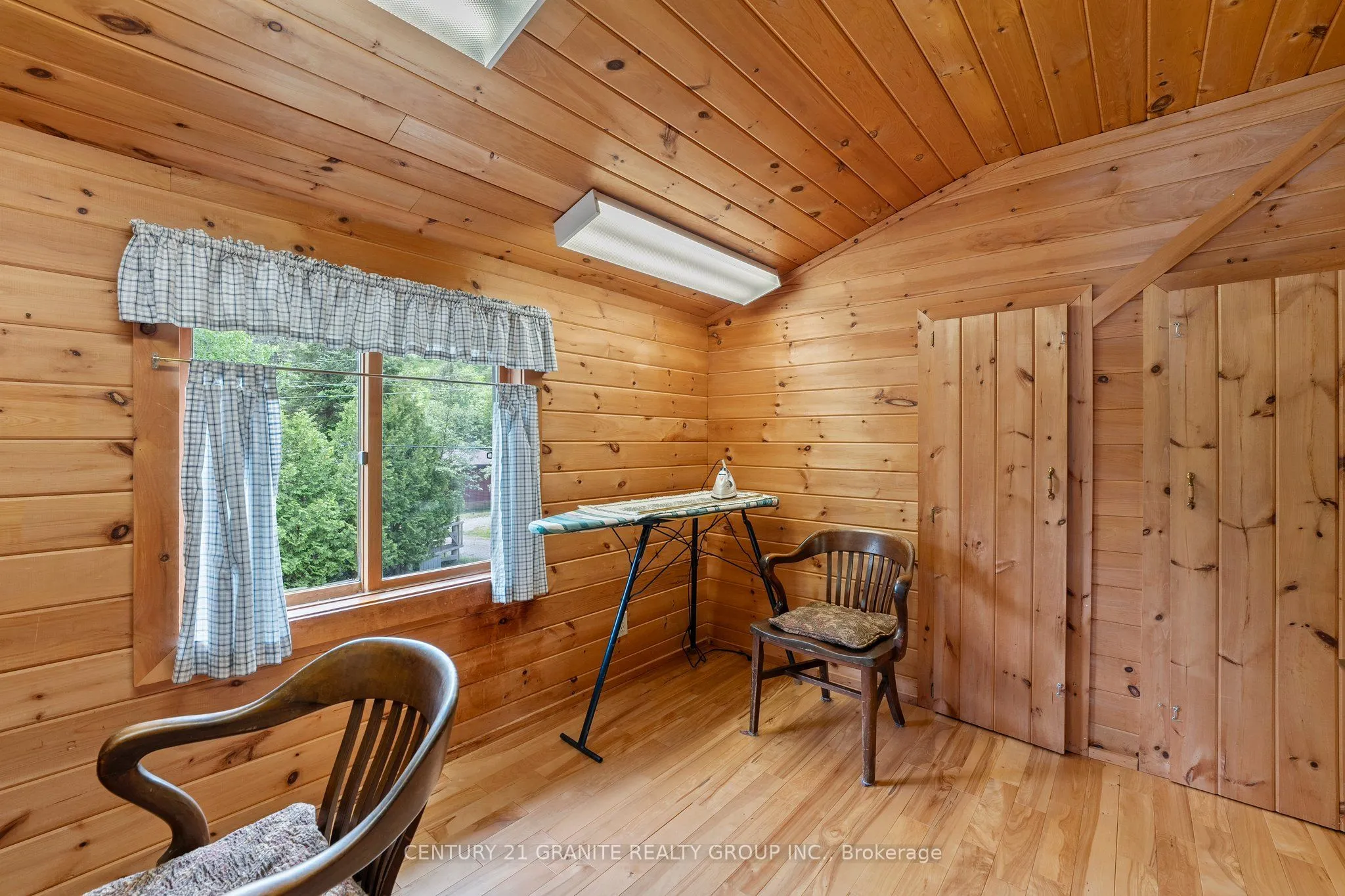 1231/1233 Hagen Road