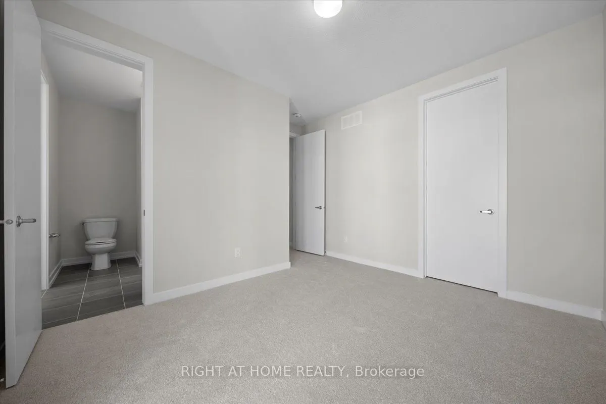 91 HACKAMORE Crescent