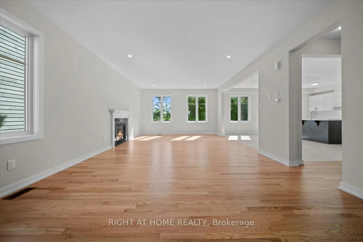 91 HACKAMORE Crescent