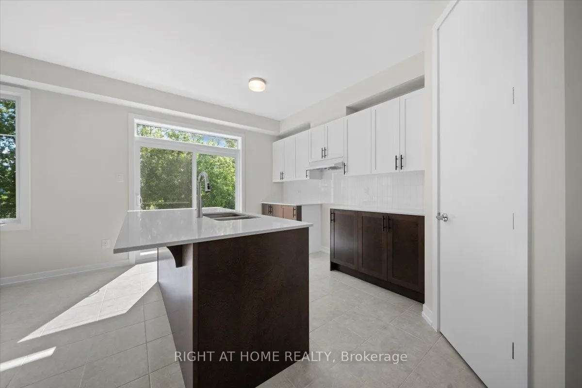 91 HACKAMORE Crescent