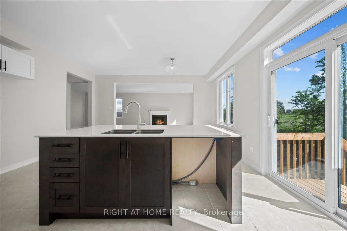 91 HACKAMORE Crescent