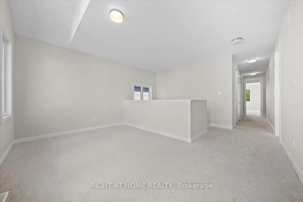 91 HACKAMORE Crescent