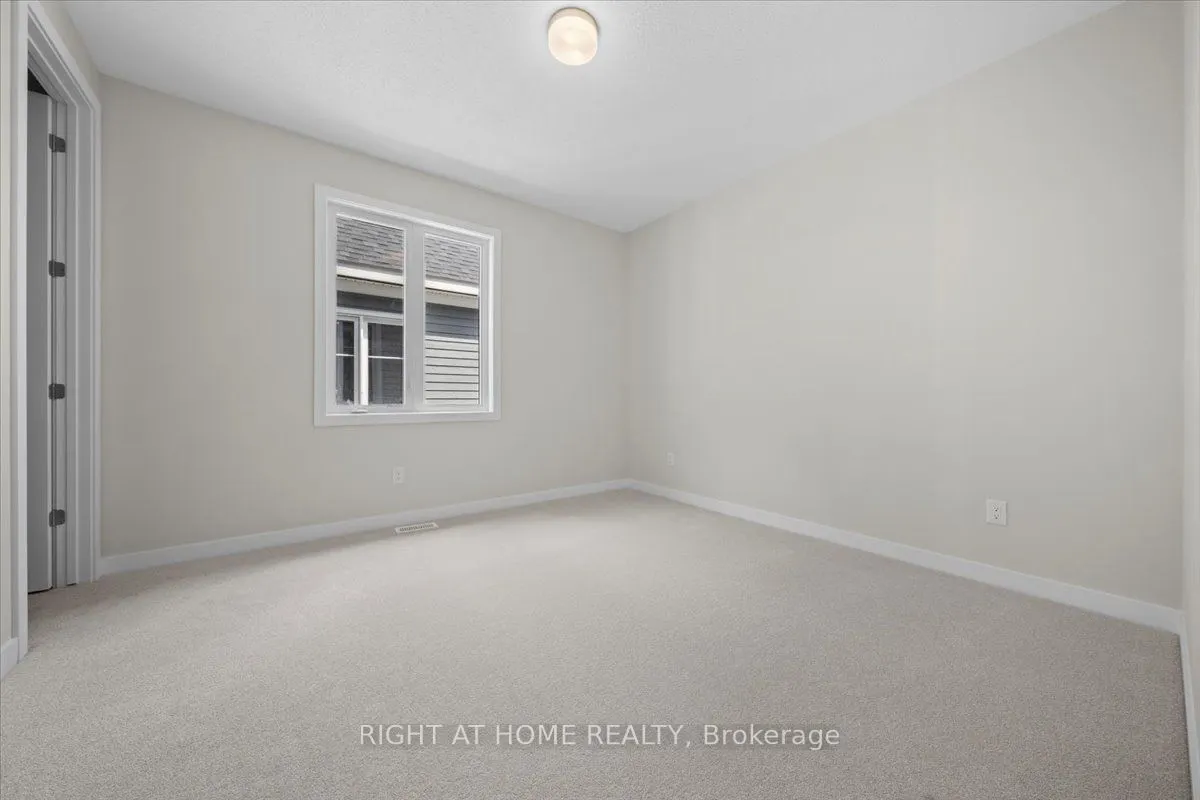 91 HACKAMORE Crescent