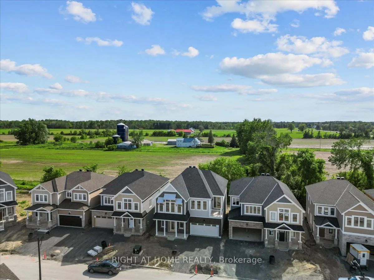 91 HACKAMORE Crescent