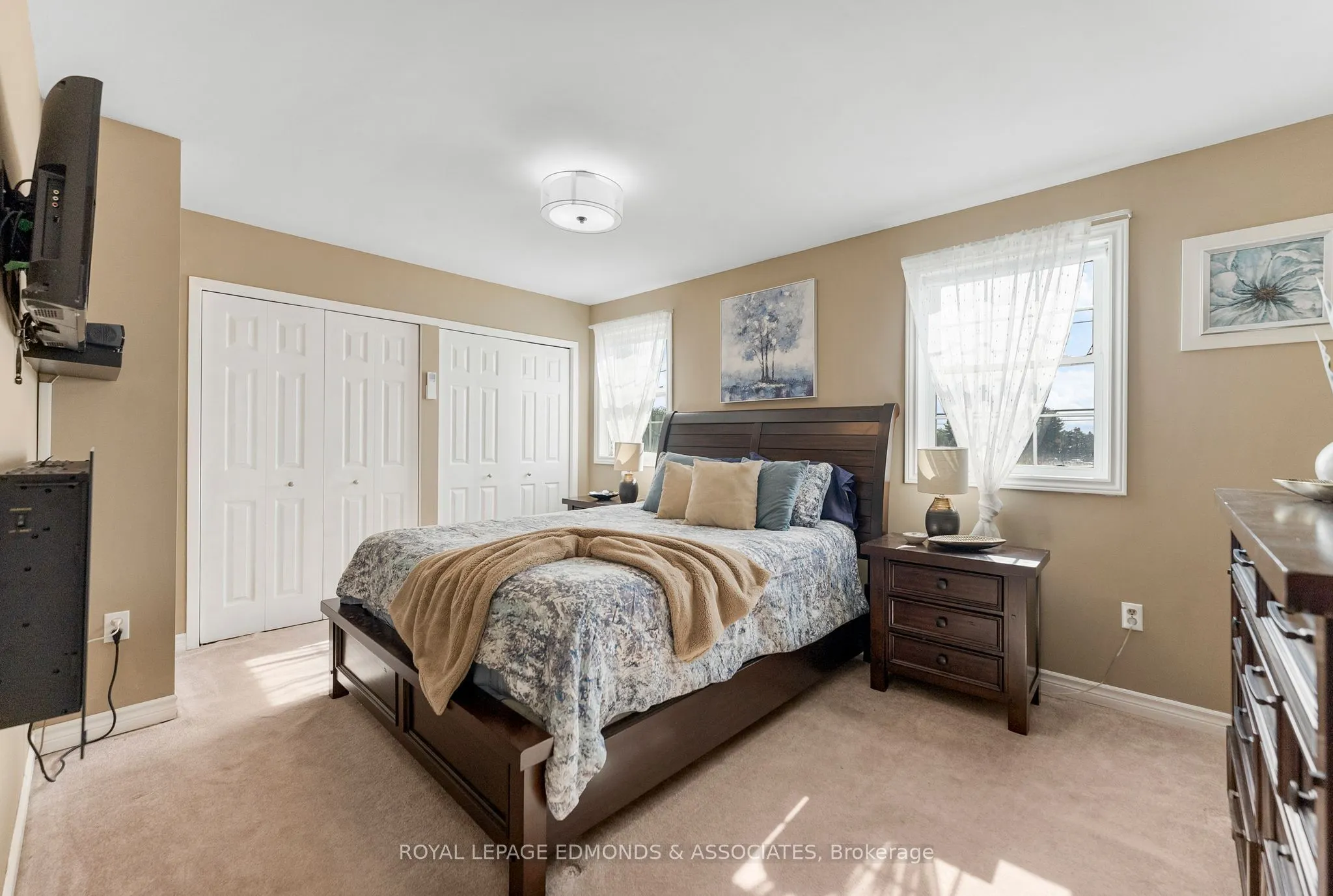 24 Robinson Lane