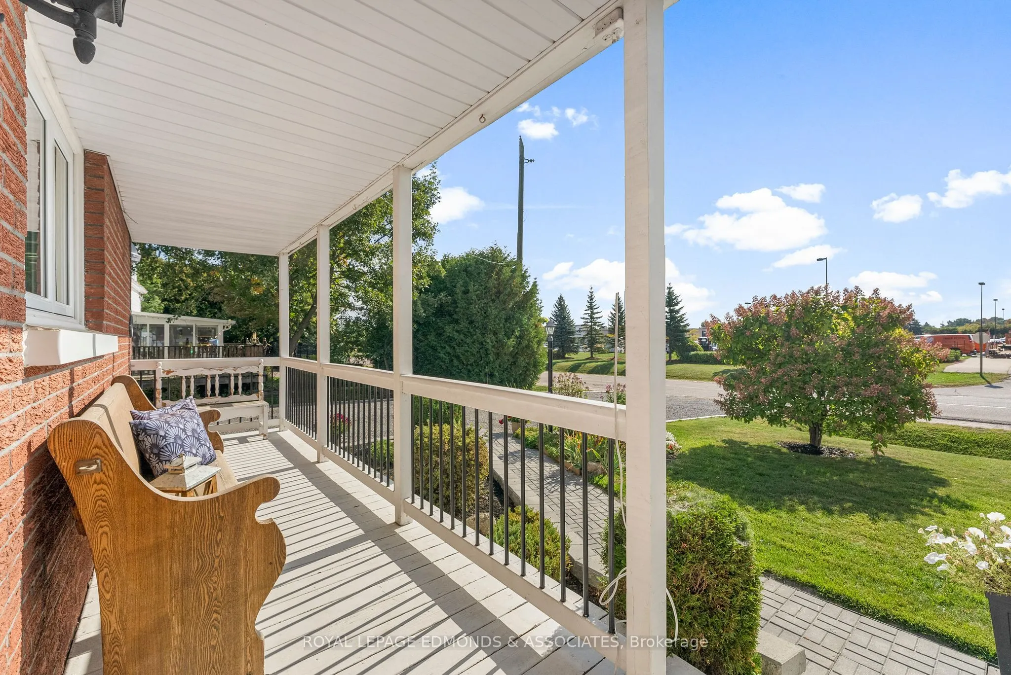 24 Robinson Lane