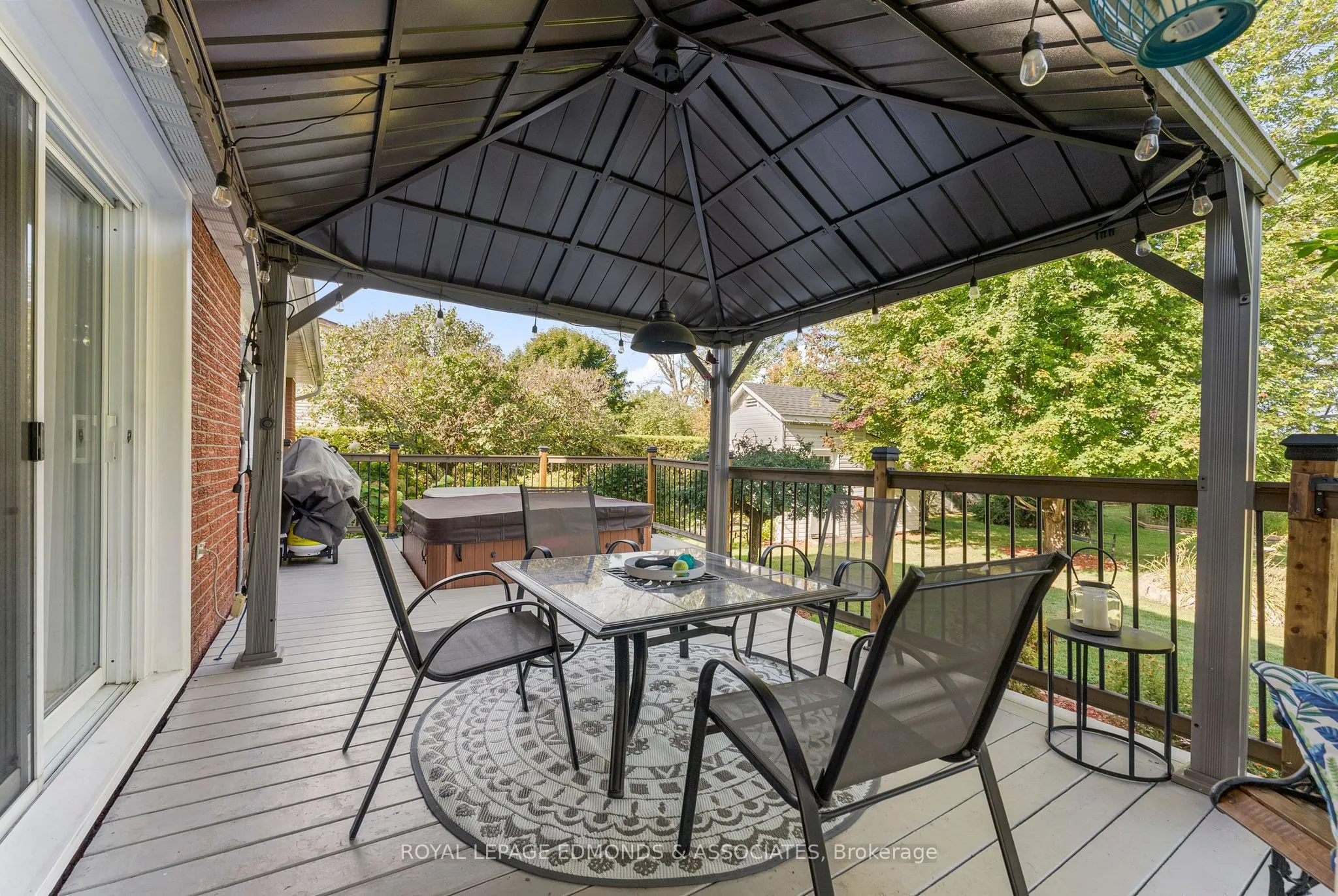 24 Robinson Lane