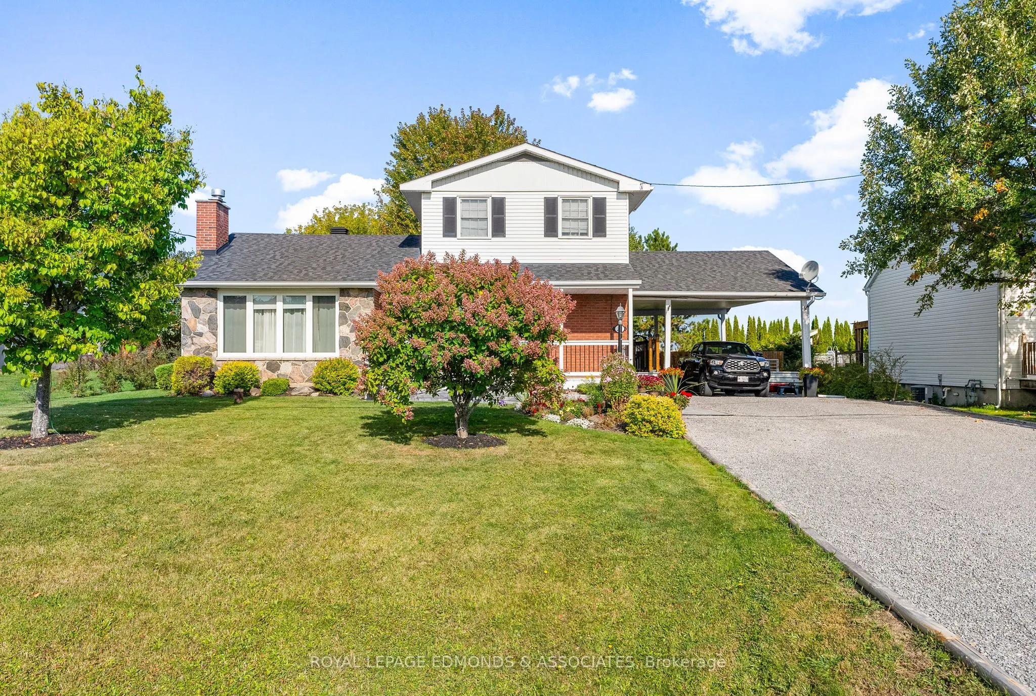 24 Robinson Lane