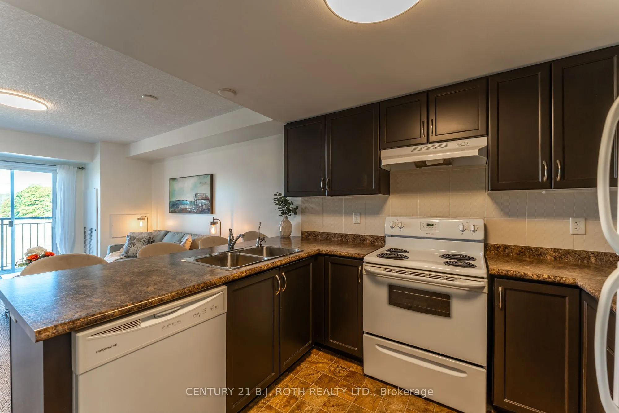 67 Kingsbury Square, #403