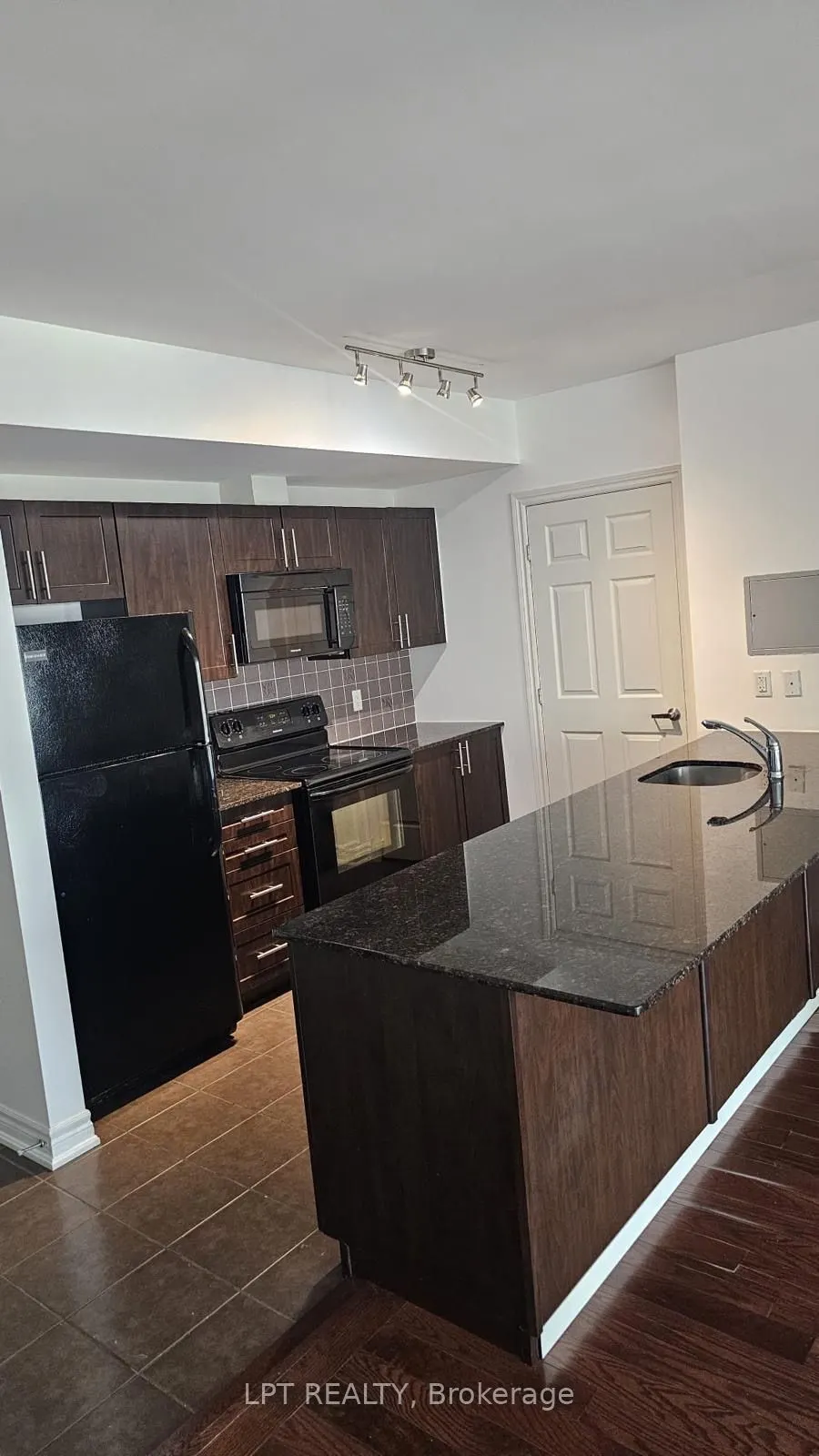 234 Rideau Street, #1905