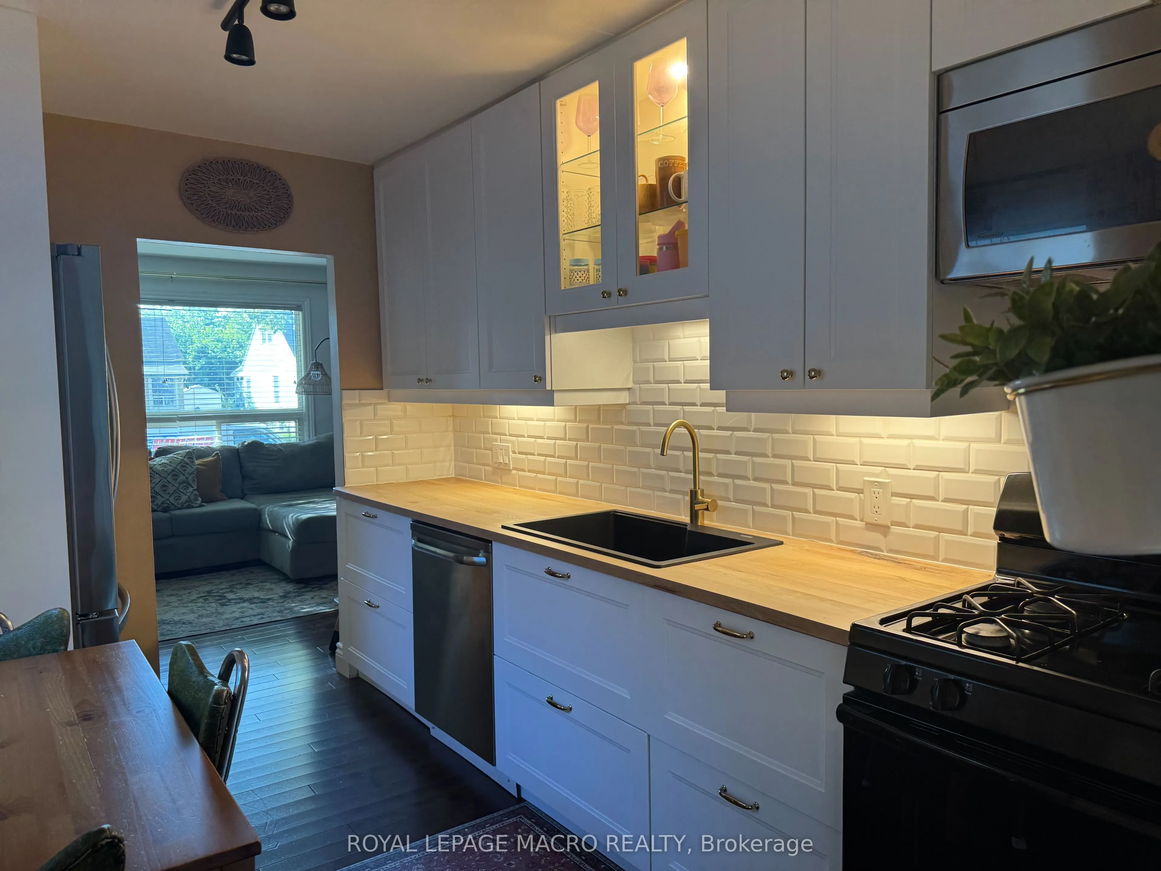 28 Longfellow Avenue