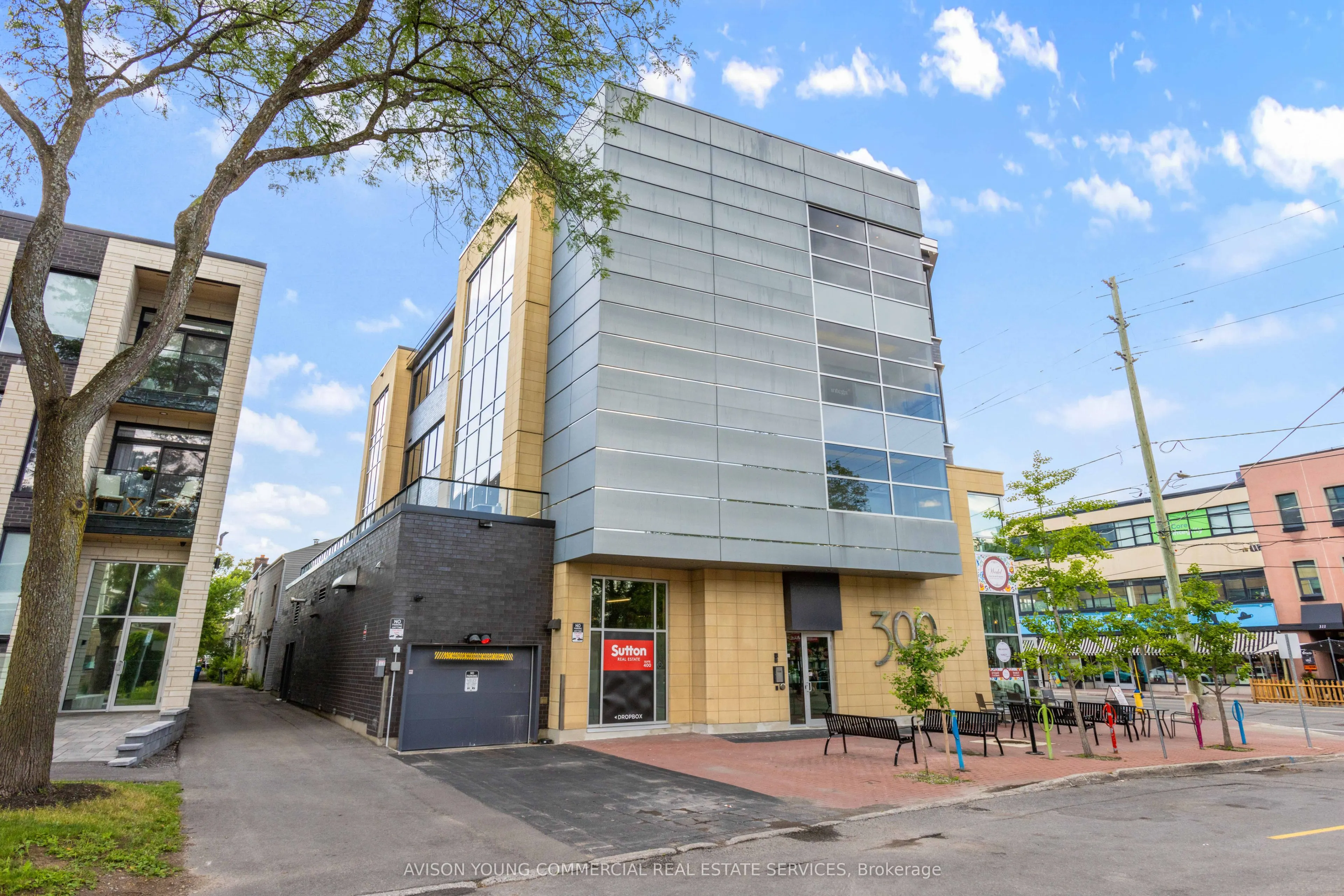 300 Richmond Road