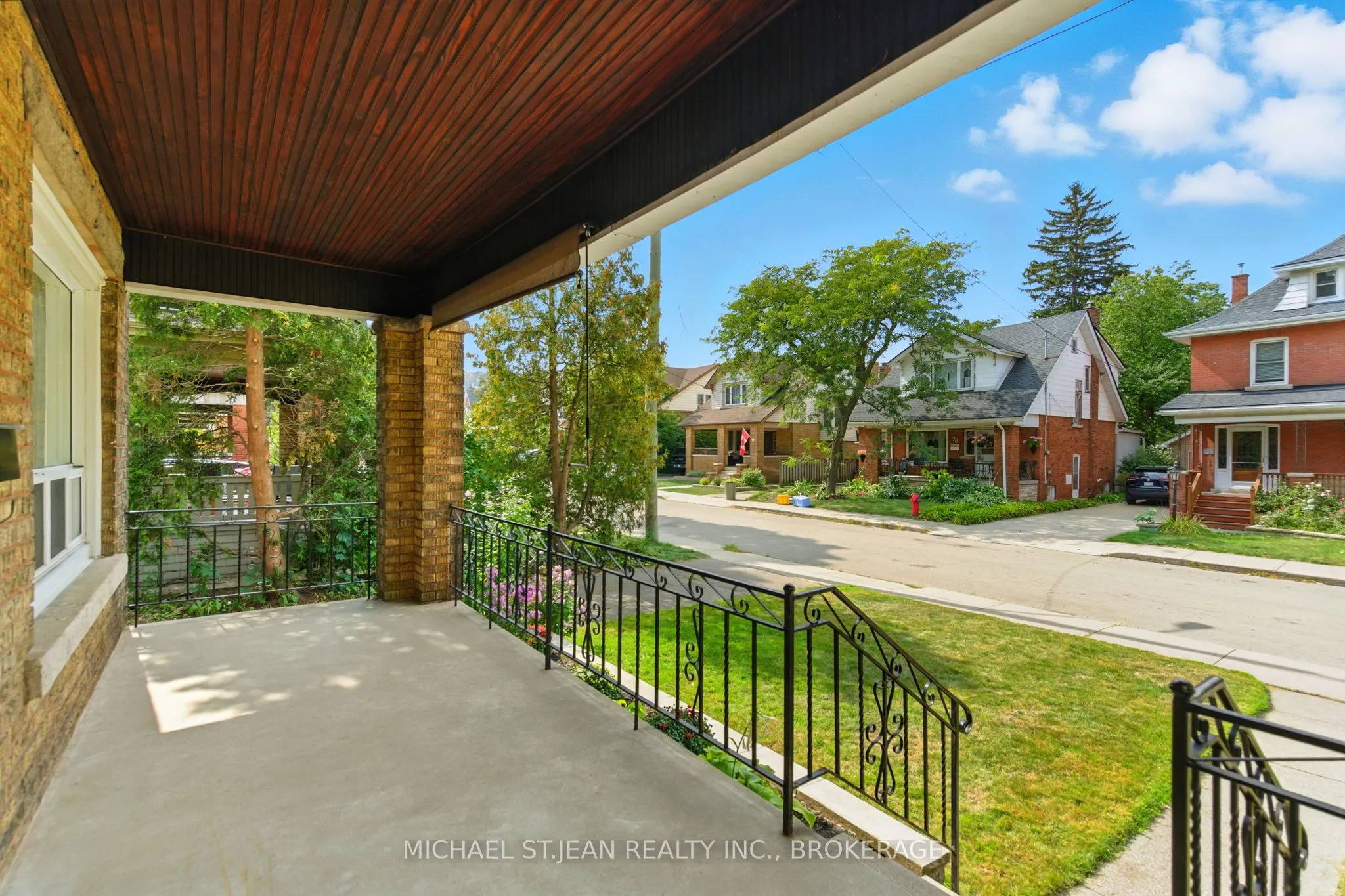73 Balmoral Avenue S