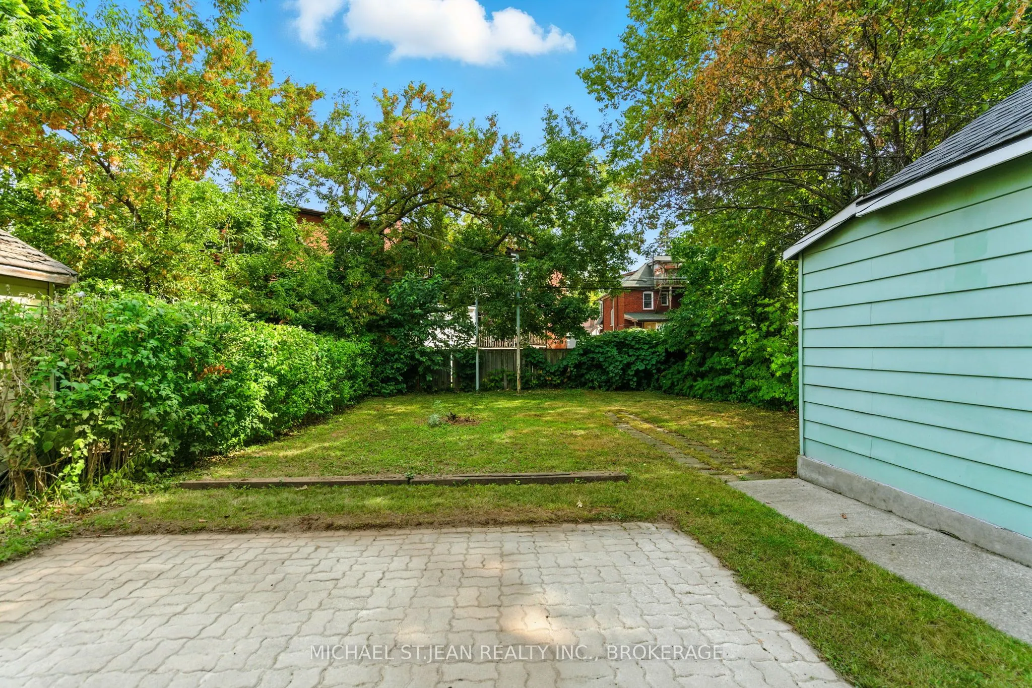 73 Balmoral Avenue S