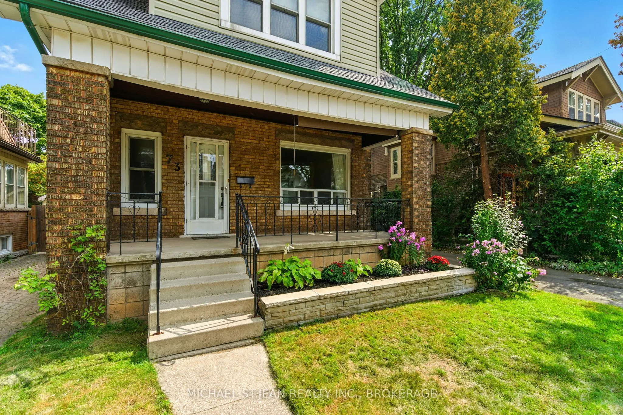73 Balmoral Avenue S