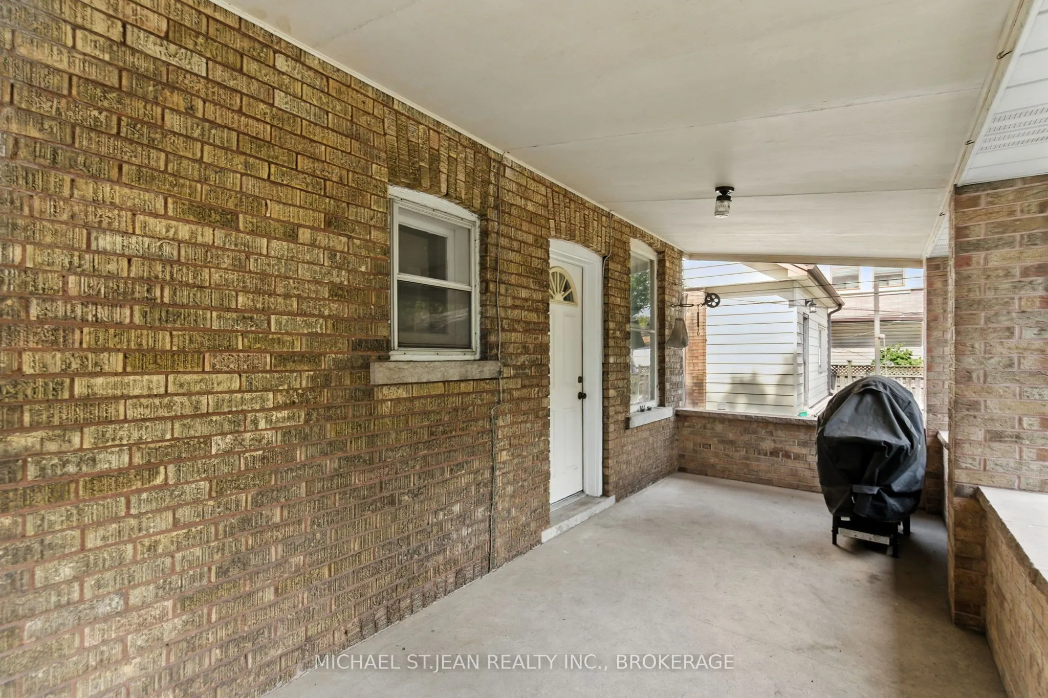 73 Balmoral Avenue S