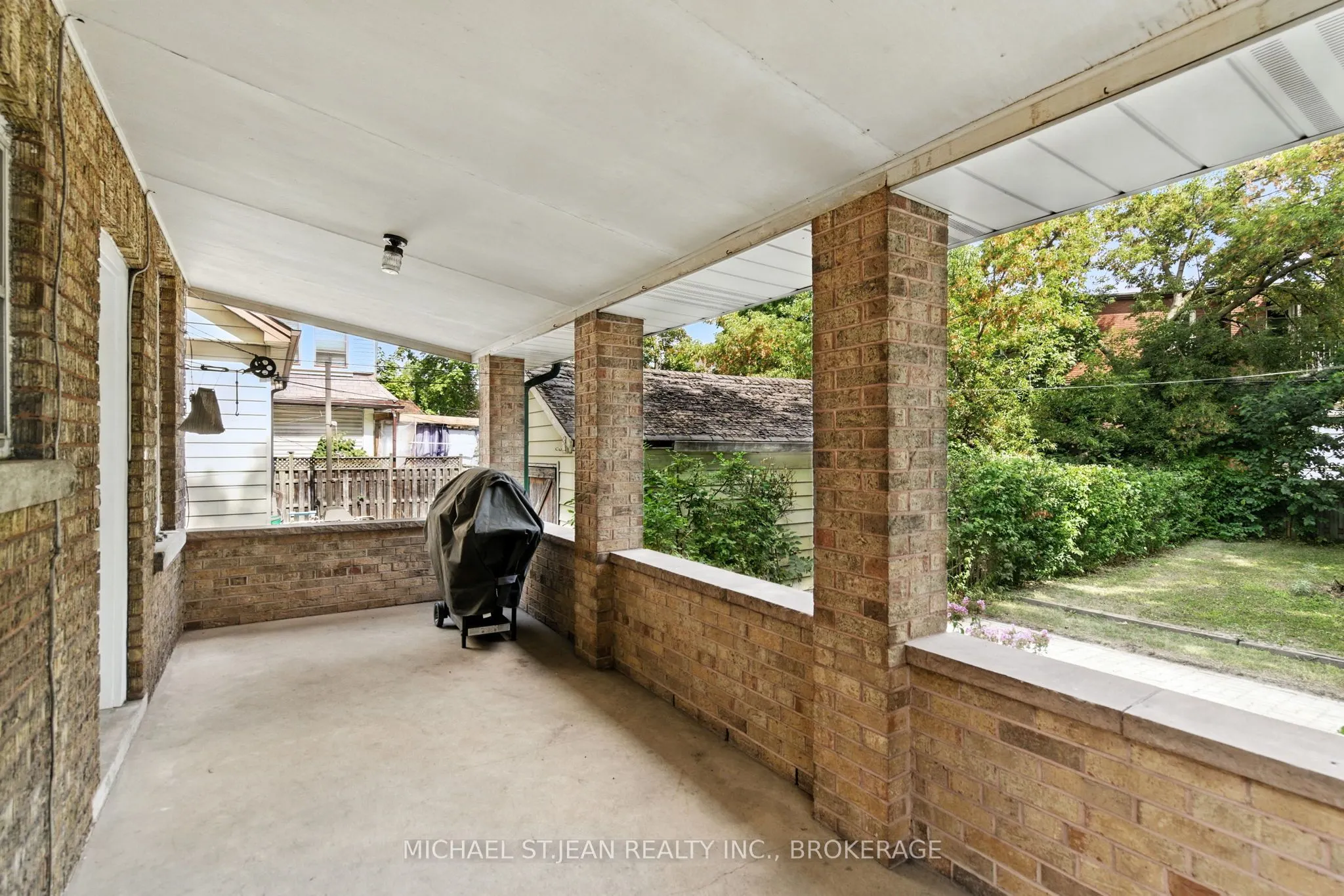 73 Balmoral Avenue S