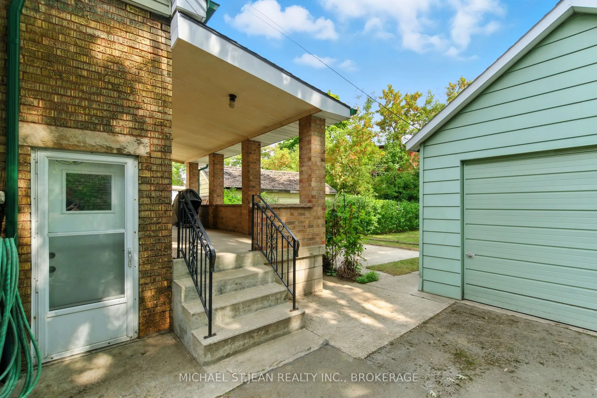 73 Balmoral Avenue S