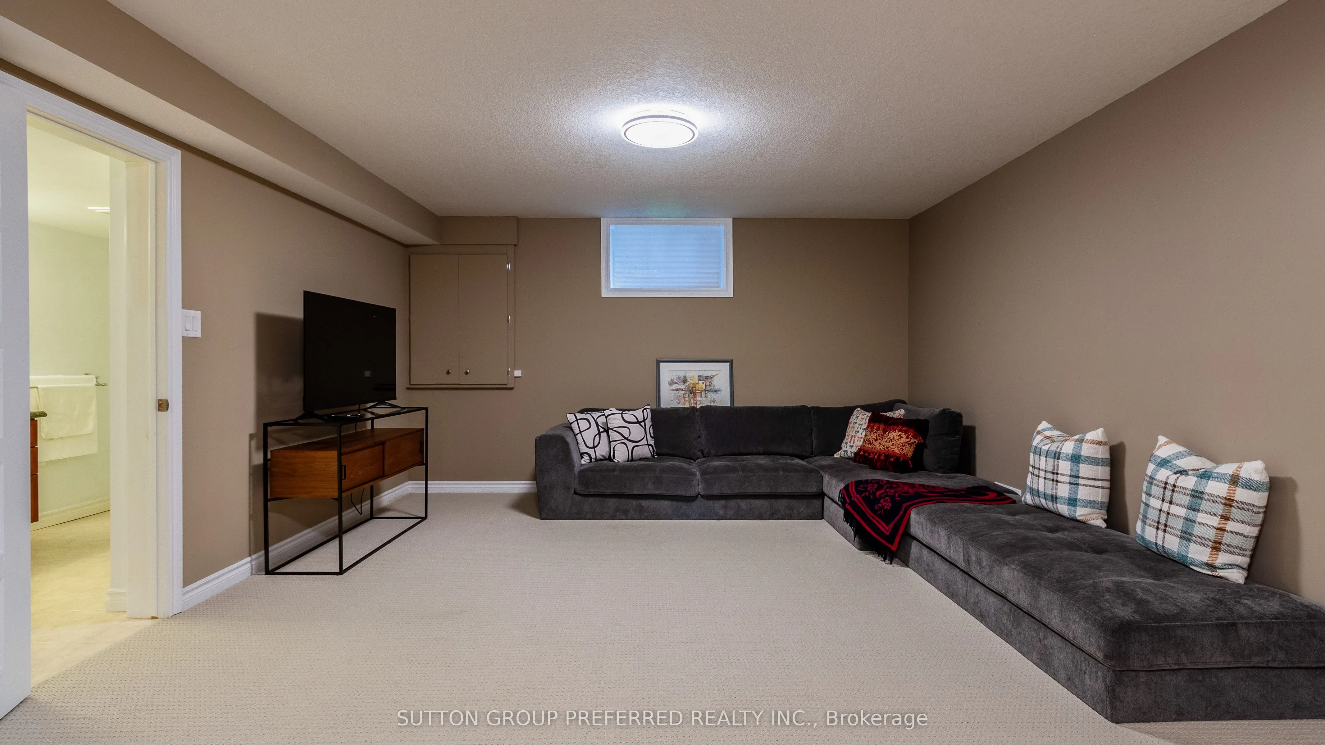 1211 Oakcrossing Road