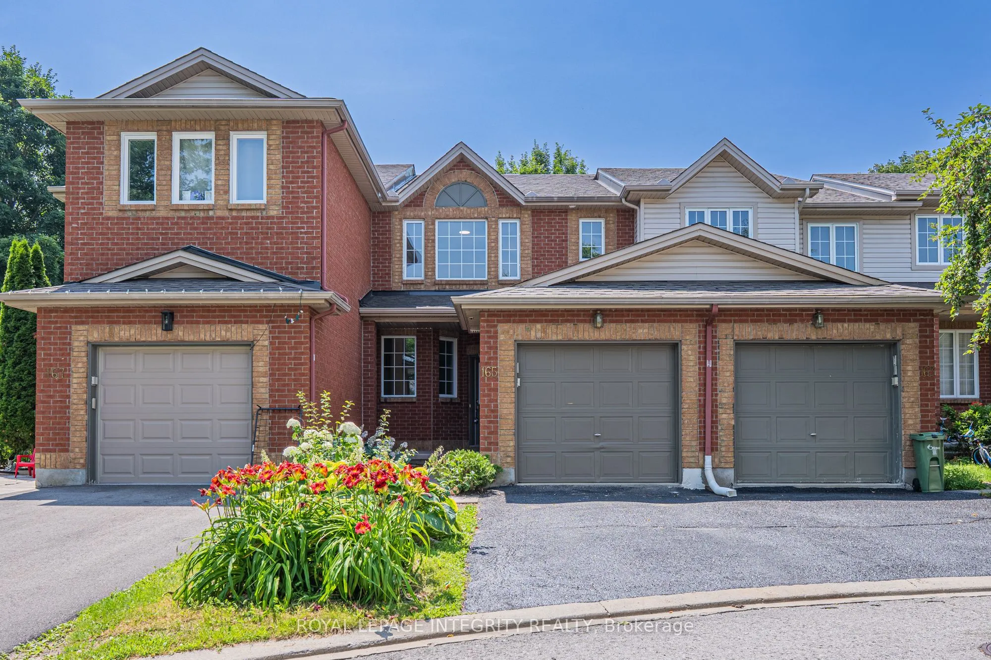 165 Kinross Private
