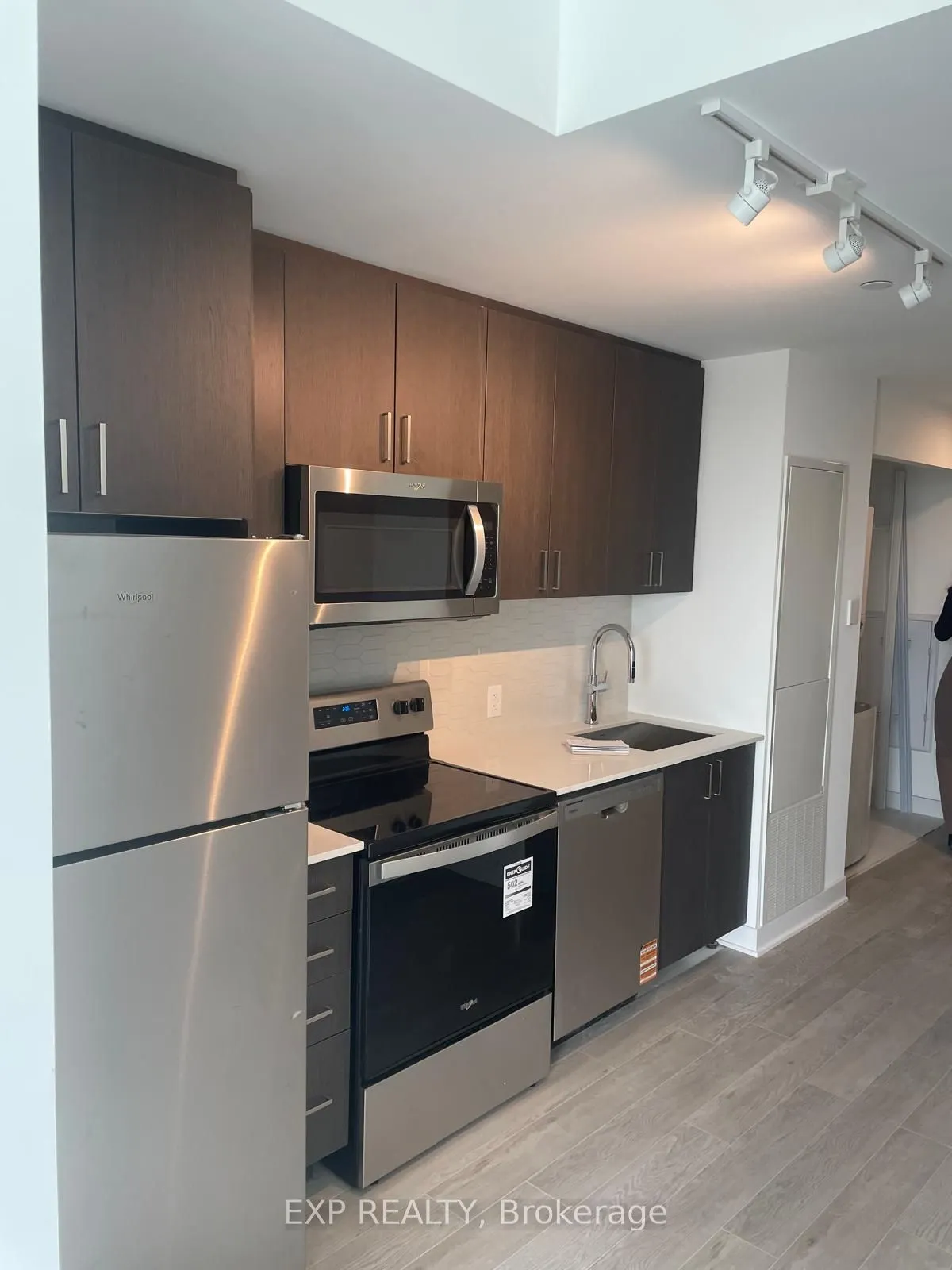 2782 Barton Street E, #1519
