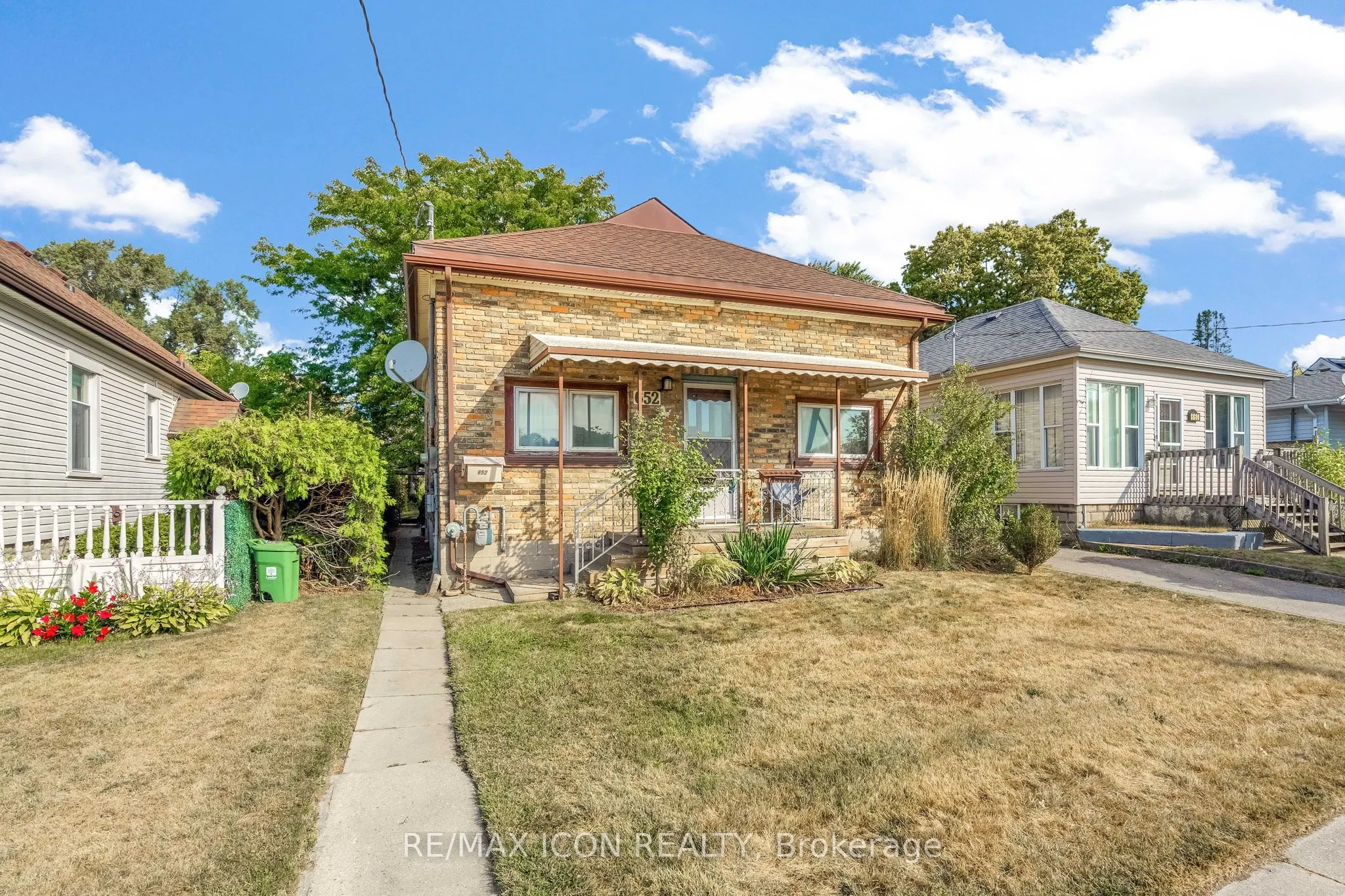 652 Trafalgar Street