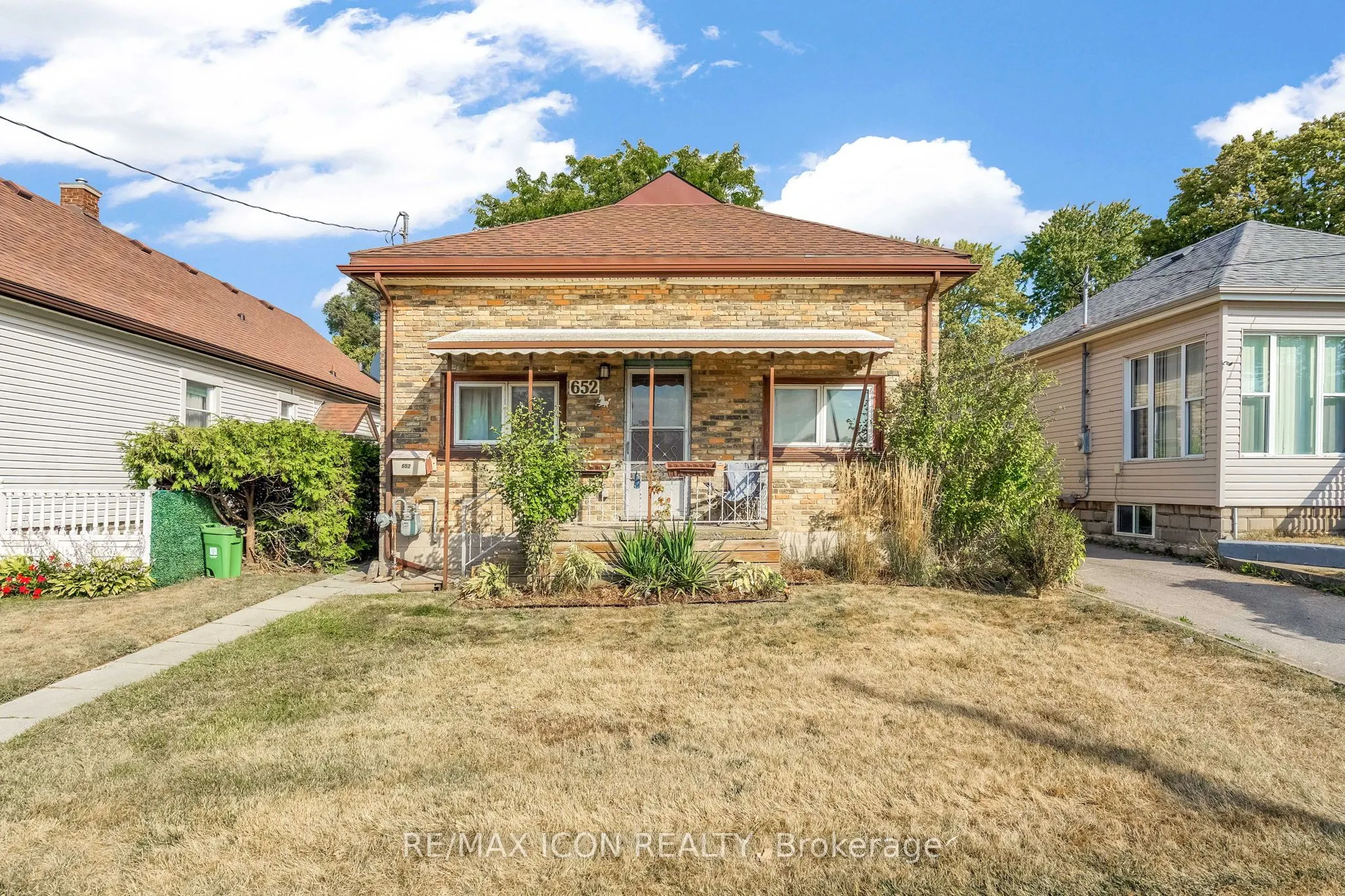652 Trafalgar Street
