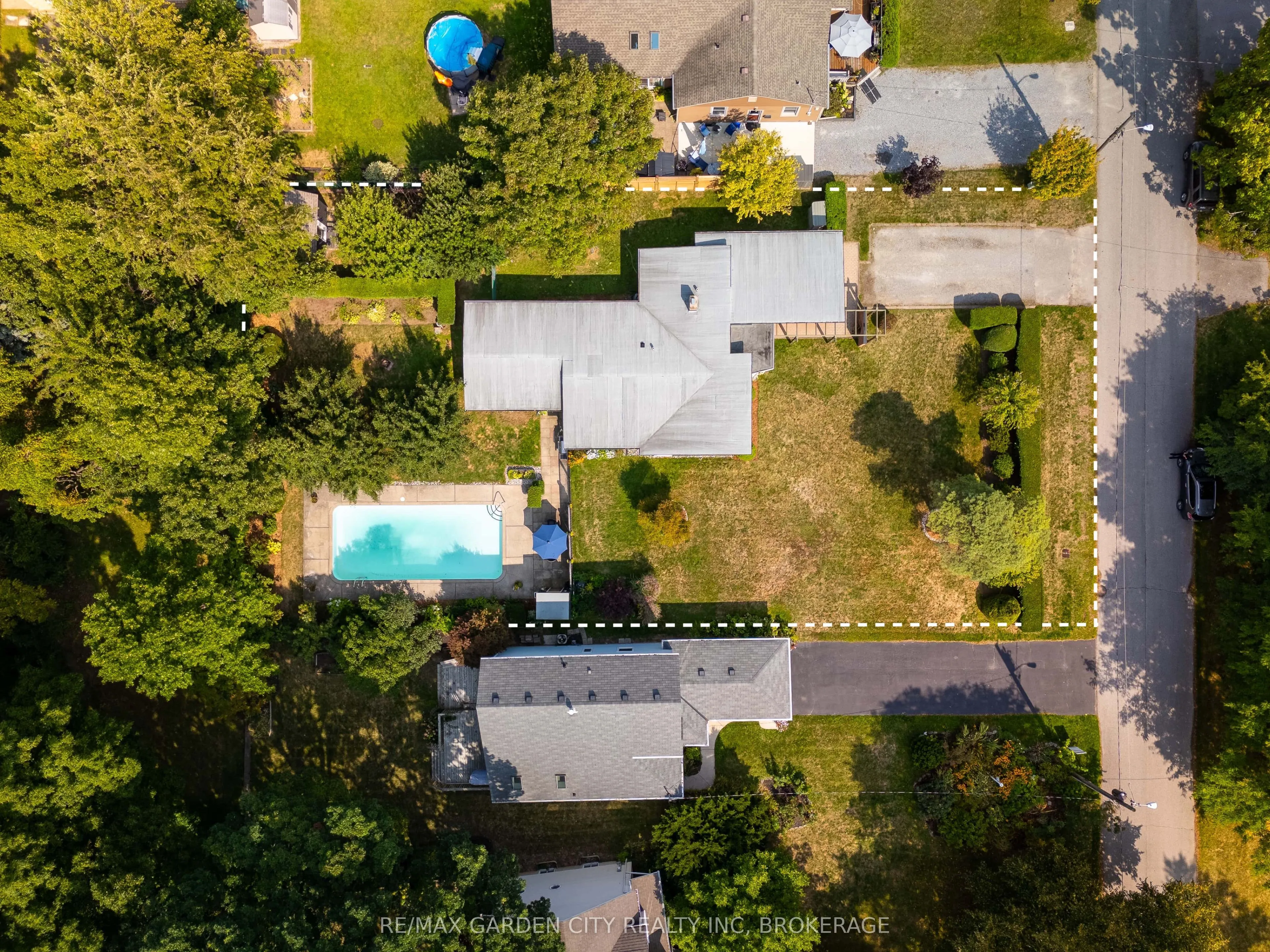 46 HENLEY Drive