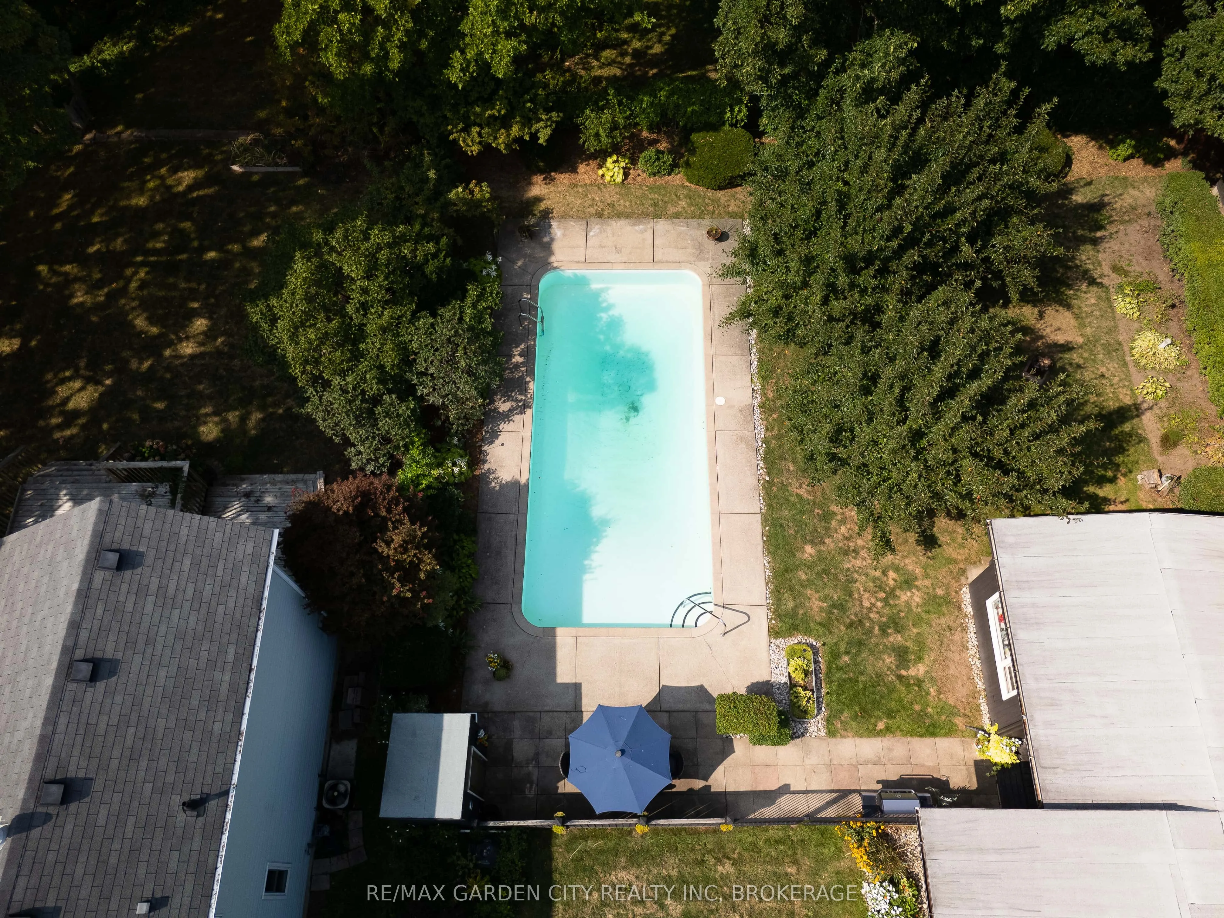 46 HENLEY Drive