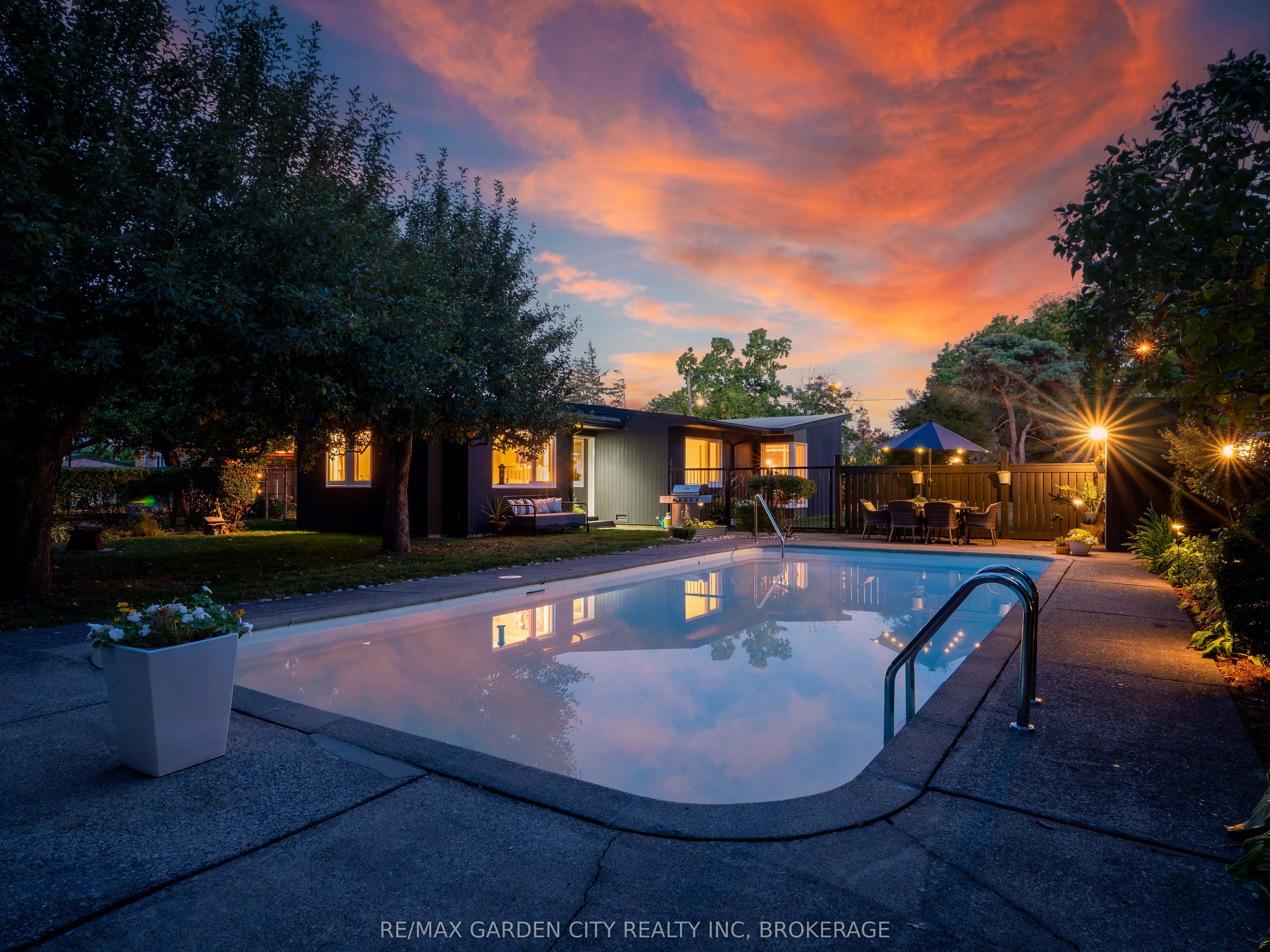 46 HENLEY Drive